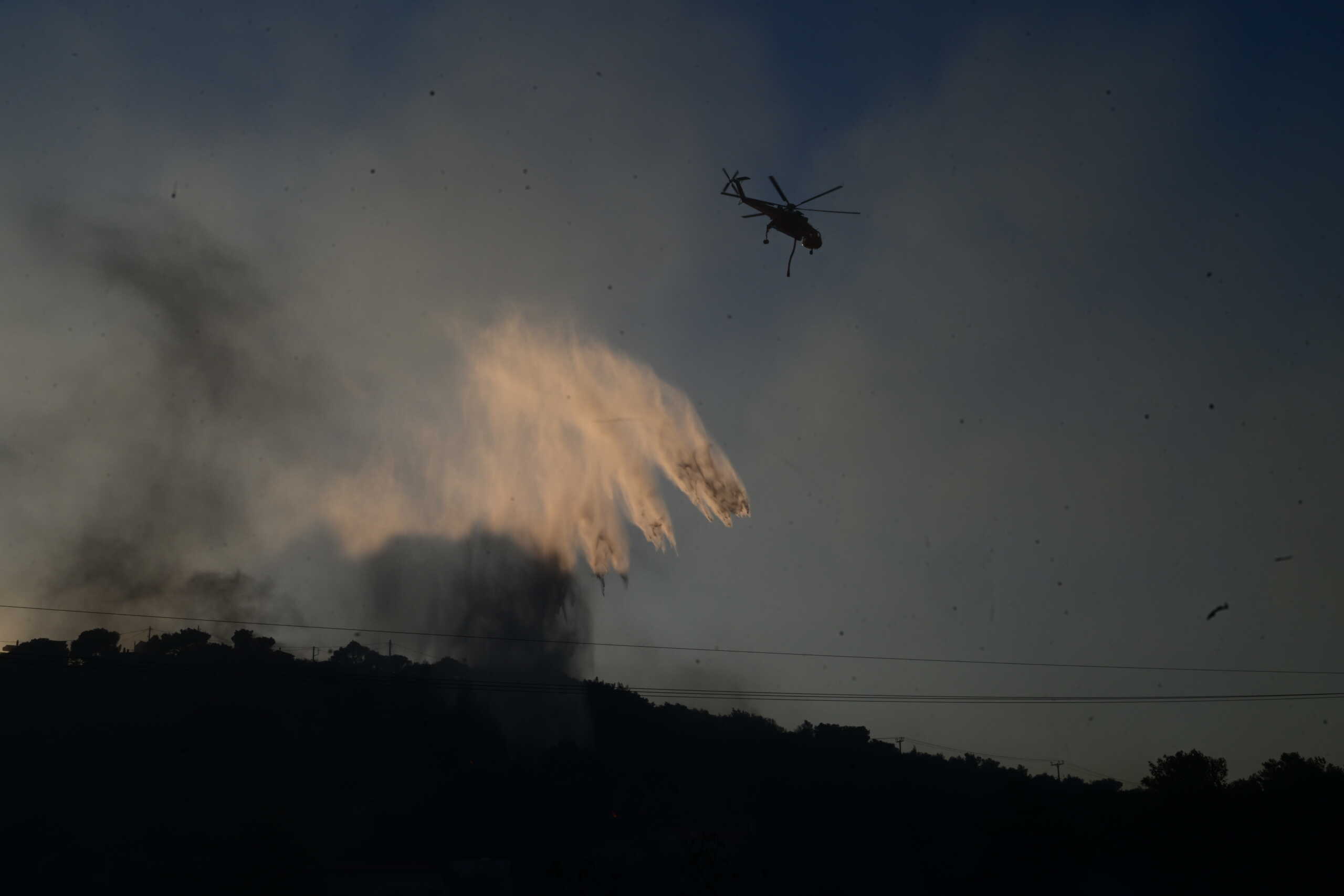 Πυρκαγιά στη Βορειοανατολική Αττική. Δευτέρα 12 Αυγούστου 2024  (ΤΑΤΙΑΝΑ ΜΠΟΛΑΡΗ