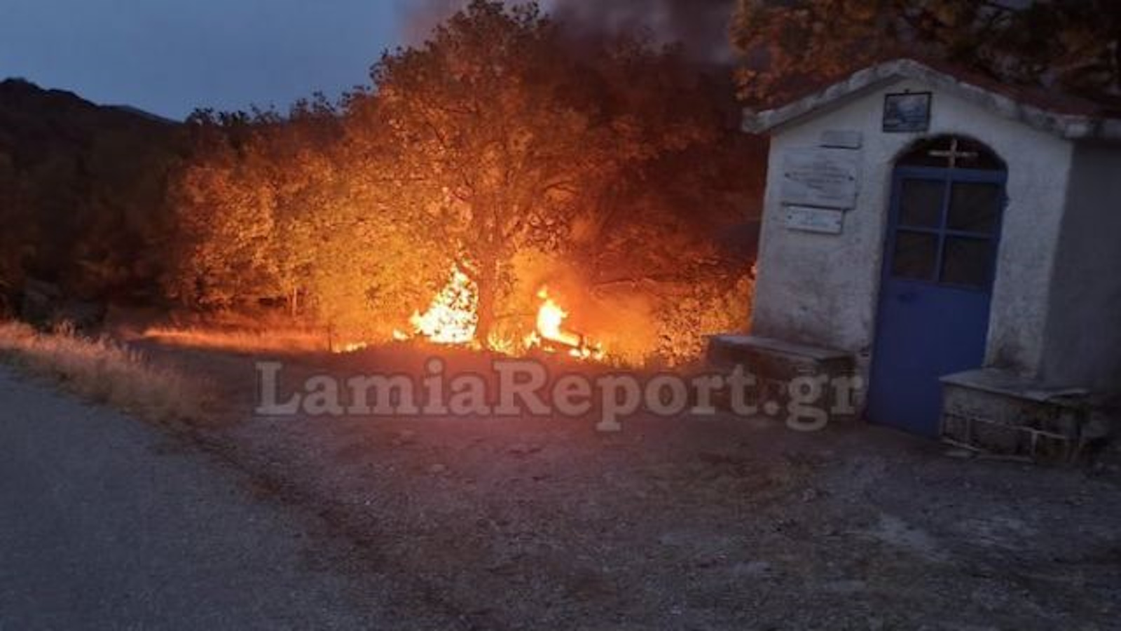 Φθιώτιδα: Αυτοκίνητο έφυγε σε γκρεμό και «λαμπάδιασε»