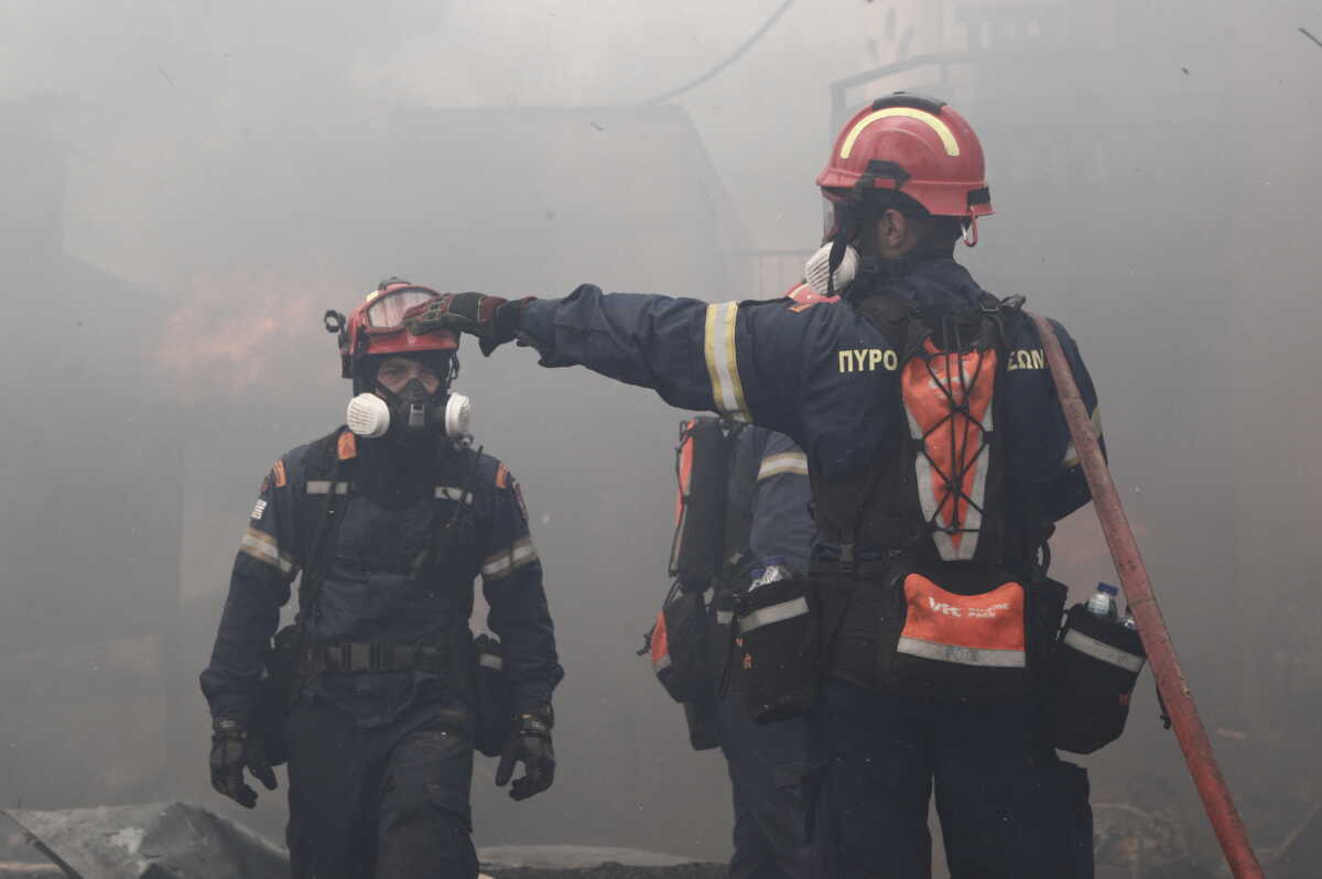 Φωτιά στο Κατράκειο Νίκαιας: Μεγάλη κινητοποίηση της Πυροσβεστικής