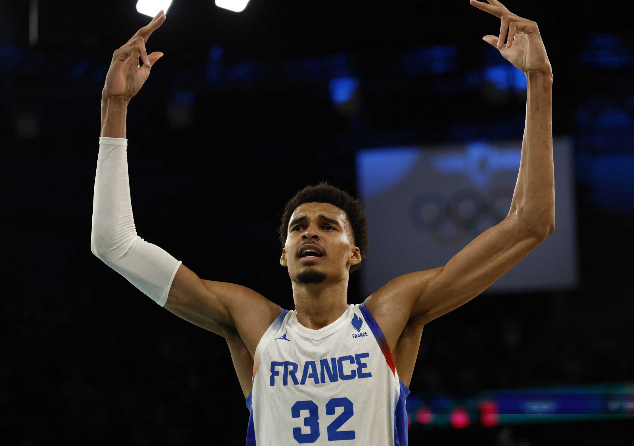 Paris 2024 Olympics - Basketball - Men's Quarterfinal - France vs Canada - Bercy Arena, Paris, France - August 06, 2024. Victor Wembanyama of France celebrates the team's win. REUTERS