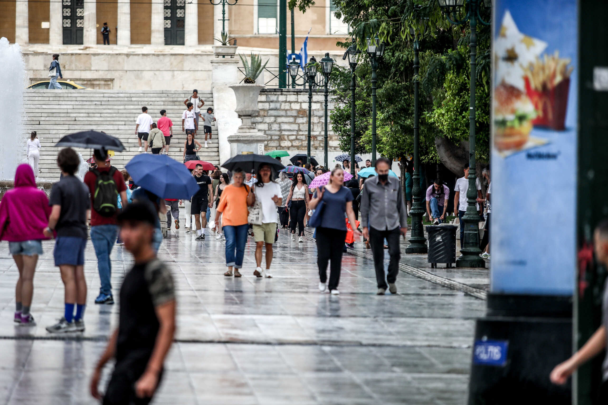 Καιρός σήμερα: Τοπικές βροχές και πτώση της θερμοκρασίας – Στα 6 μποφόρ οι άνεμοι στο Αιγαίο