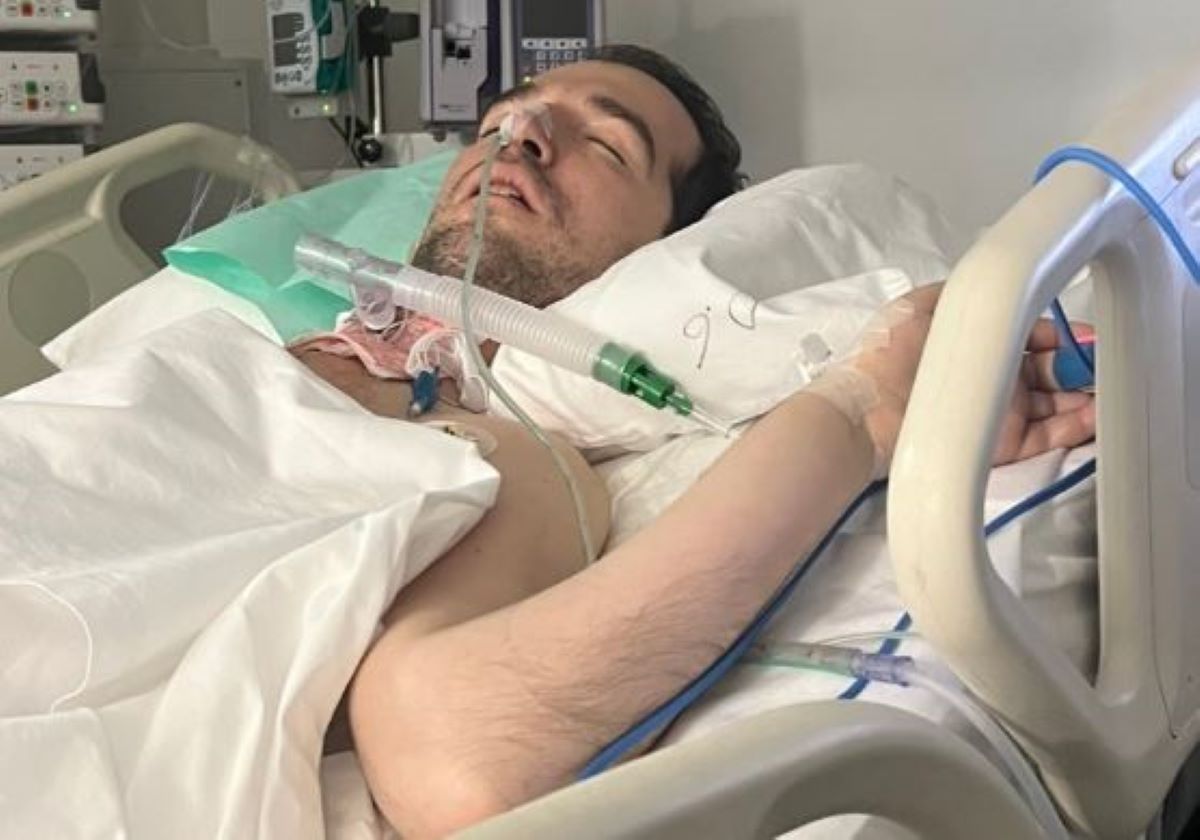 Στέλιος Κυμπουρόπουλος: «Σήμερα γιορτάζω γιατί είμαι ζωντανός» – Η ανάρτηση για την περιπέτεια με την υγεία του