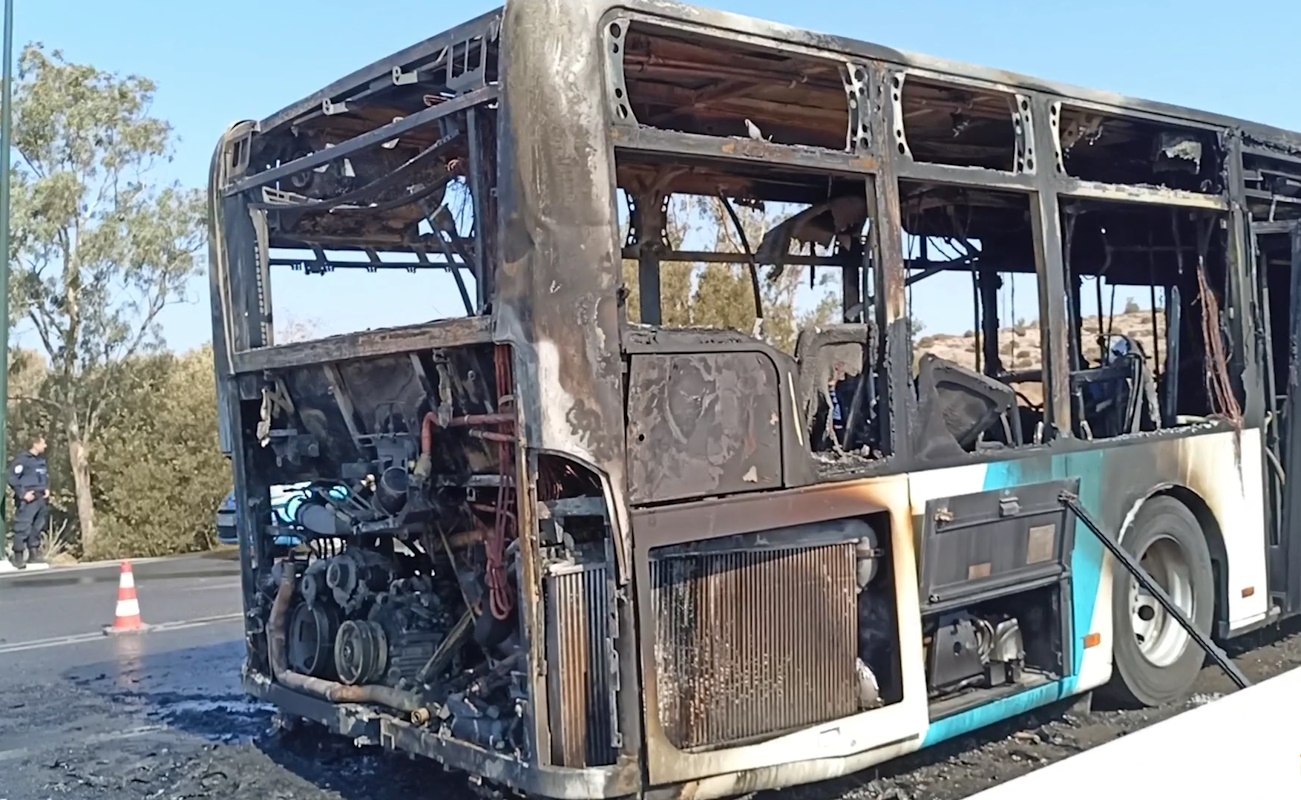 Φωτιά σε λεωφορείο στη λεωφόρο Ποσειδώνος