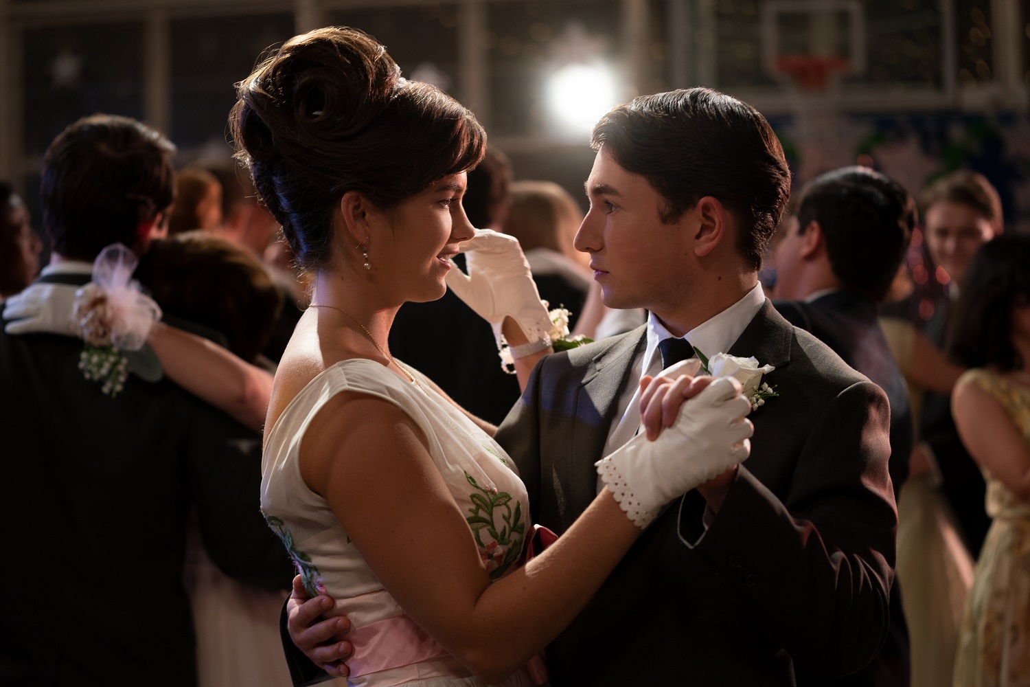 (from left) Monica Sherwood (Chloe East) and Sammy Fabelman (Gabriel LaBelle) in The Fabelmans, co-written, produced and directed by Steven Spielberg.