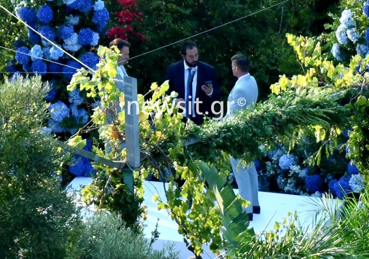 Στέφανος Κασσελάκης και Τάιλερ Μακμπέθ παρτάρουν μετά τους όρκους αγάπης: Η βίλα με την πισίνα 140 τετραγωνικών