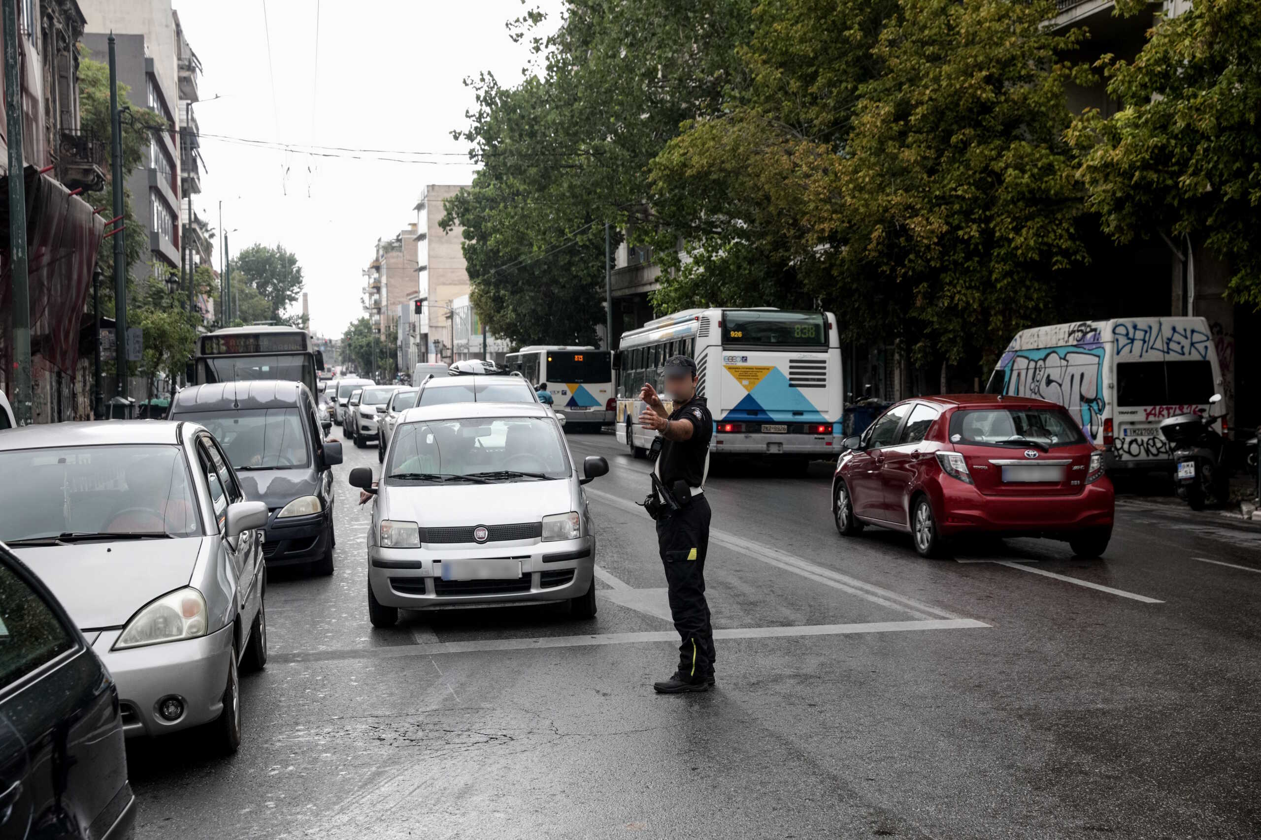 ΚΑΘΙΖΗΣΗ ΤΟΥ ΟΔΟΣΤΡΩΜΑΤΟΣ ΣΤΗΝ ΠΕΙΡΑΙΩΣ ΣΤΗ ΔΙΑΣΤΑΥΡΩΣΗ ΜΕ ΜΥΛΛΕΡΟΥ.  Τετάρτη 24 Αυγούστου 2022 (ΣΩΤΗΡΗΣ ΔΗΜΗΤΡΟΠΟΥΛΟΣ