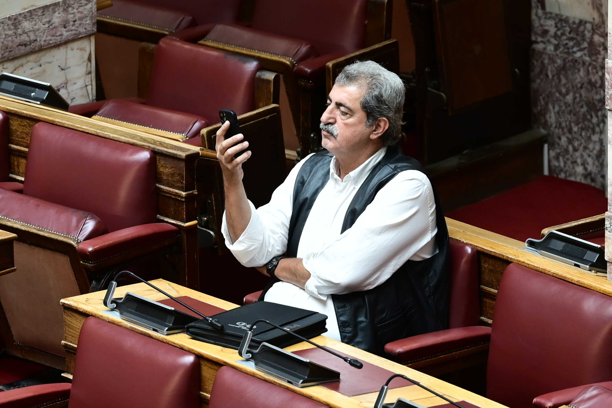 Συζήτηση στην Ολομέλεια της Βουλής του σχεδίου νόμου "Ρυθμίσεις για την Ψηφιακή Εκπαιδευτική Πύλη και το Ψηφιακό Φροντιστήριο, επαγγελματικός προσανατολισμός στη δευτεροβάθμια εκπαίδευση, μέτρα στήριξης του εκπαιδευτικού συστήματος στις απομακρυσμένες περιοχες και λοιπές ρυθμίσεις του Υπουργείου Παιδείας, Θρησκευμάτων και Αθλητισμού", Παρασκευή 26 Ιουλίου 2024. 
(ΜΙΧΑΛΗΣ ΚΑΡΑΓΙΑΝΝΗΣ