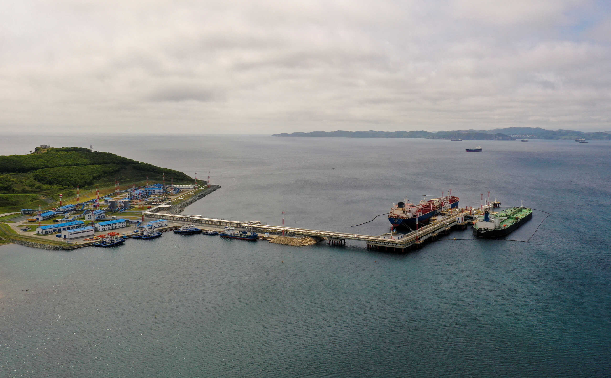 FILE PHOTO: An aerial view shows the crude oil terminal Kozmino on the shore of Nakhodka Bay near the port city of Nakhodka, Russia June 13, 2022. Picture taken with a drone. REUTERS