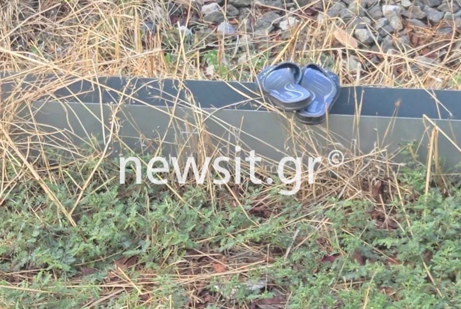 Θεσσαλονίκη: Εικόνες από το σημείο της τραγωδίας όπου η 69χρονη παρασύρθηκε από το τρένο και διαμελίστηκε