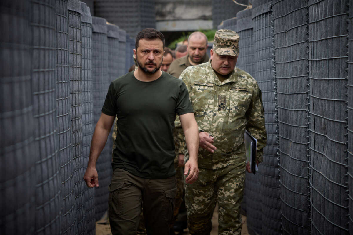 Ukraine's President Volodymyr Zelenskiy inspects fortifications at the border with Belarus, amid Russia's attack on Ukraine, in Volyn region, Ukraine July 30, 2024. Ukrainian Presidential Press Service