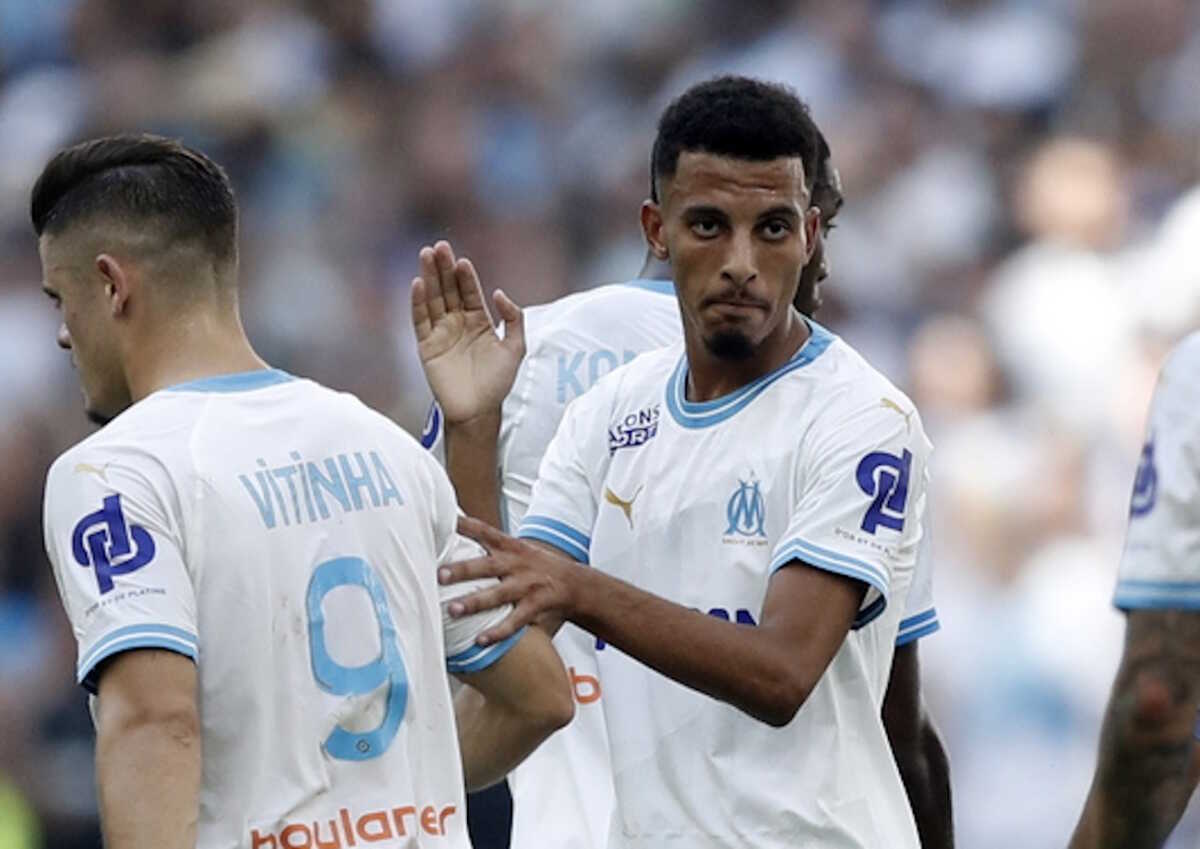 epa10797064 Azzedine Ounahi (C) of Olympique Marseille celebrates a goal with his team mates during the Ligue 1 match between Olympique Marseille and Stade Reims in Marseille, southern France, 12 August 2023.  EPA