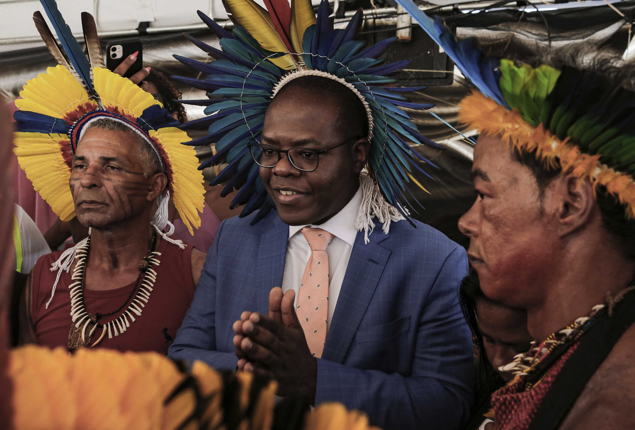 27 April 2023, Brazil, Bras'lia: Silvio Almeida (m.), Minister of Human Rights in Brazil, visits the "Terra Livre" (Free Land) camp, an annual rally of indigenous peoples in the Brazilian capital. Indigenous people demanded a clear demarcation of their territories. Photo by: Allison Sales