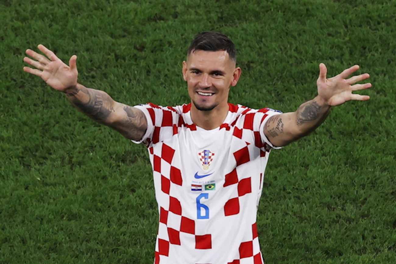 epa10357567 Dejan Lovren of Croatia celebrates after the FIFA World Cup 2022 quarter final soccer match between Croatia and Brazil at Education City Stadium in Doha, Qatar, 09 December 2022.  EPA