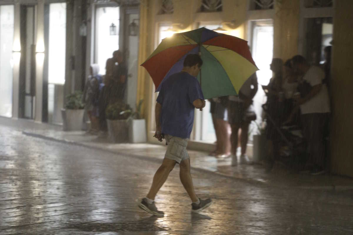ΒΡΑΔΥΝΟ ΜΠΟΥΡΙΝΙ ΣΤΗ ΚΕΡΚΥΡΑ. Σάββατο 13 Αυγούστου 2022  (ΓΙΩΡΓΟΣ ΚΟΝΤΑΡΙΝΗΣ