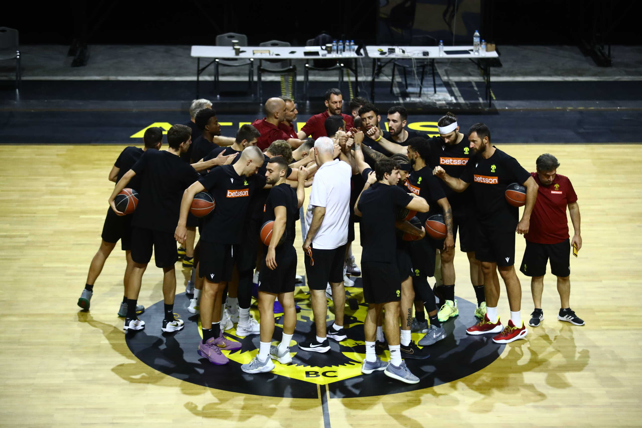 MEDIA DAY ΤΗΣ ΟΜΑΔΑΣ ΤΗΣ ΑΕΚ (ΜΑΡΚΟΣ ΧΟΥΖΟΥΡΗΣ