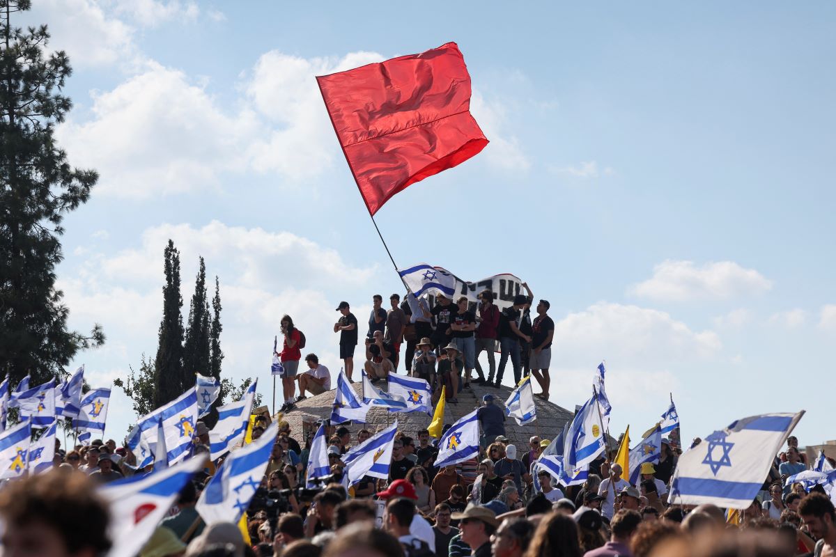 Ισραήλ: Παραλύει η χώρα για τους 6 νεκρούς ομήρους – Υπό ασφυκτική πίεση ο Νετανιάχου