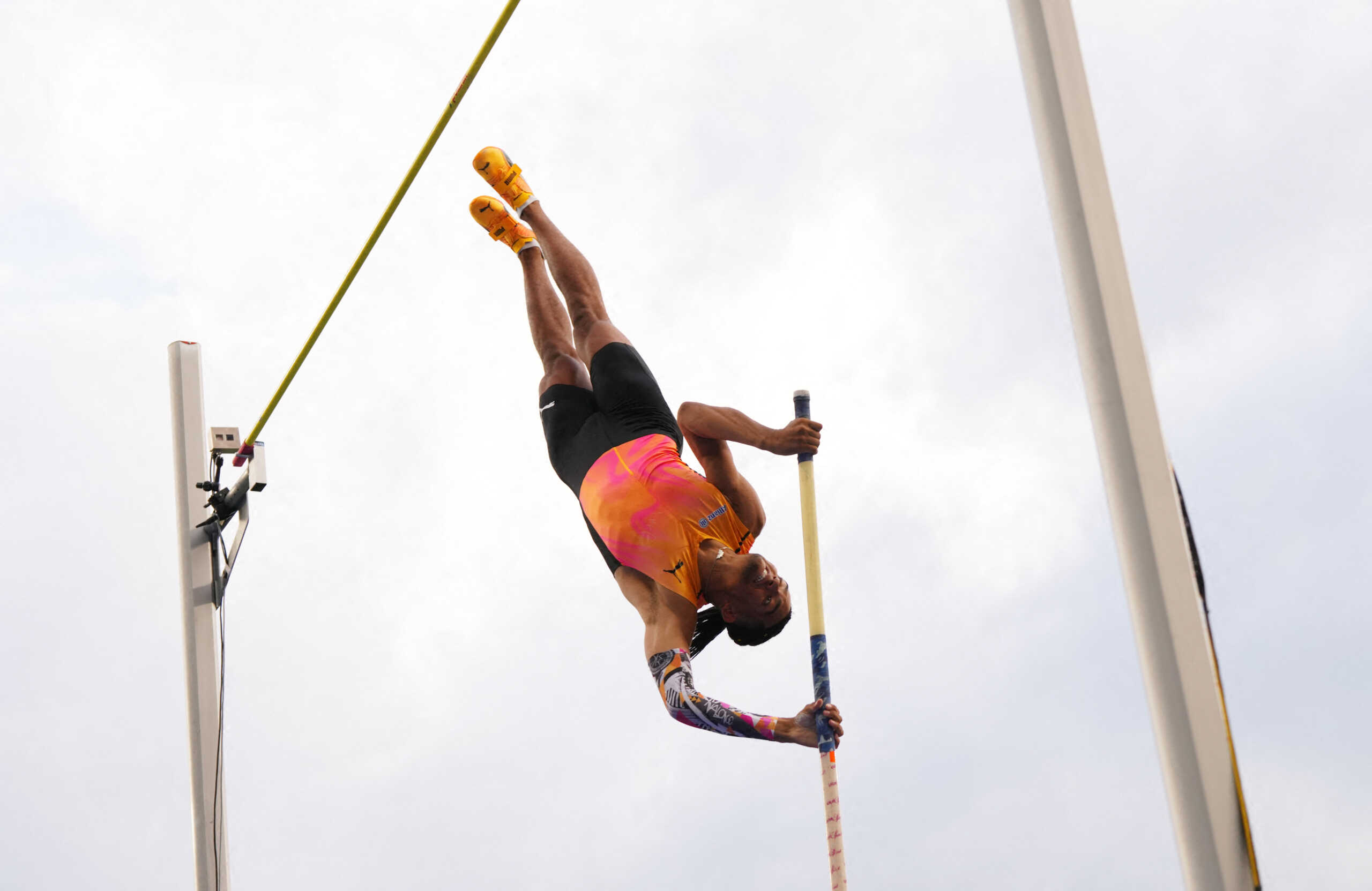 Athletics - Diamond League - Silesia  - Silesian Stadium, Chorzow, Poland - August 25, 2024 Greece's Emmanouil Karalis in action during the men's pole vault REUTERS