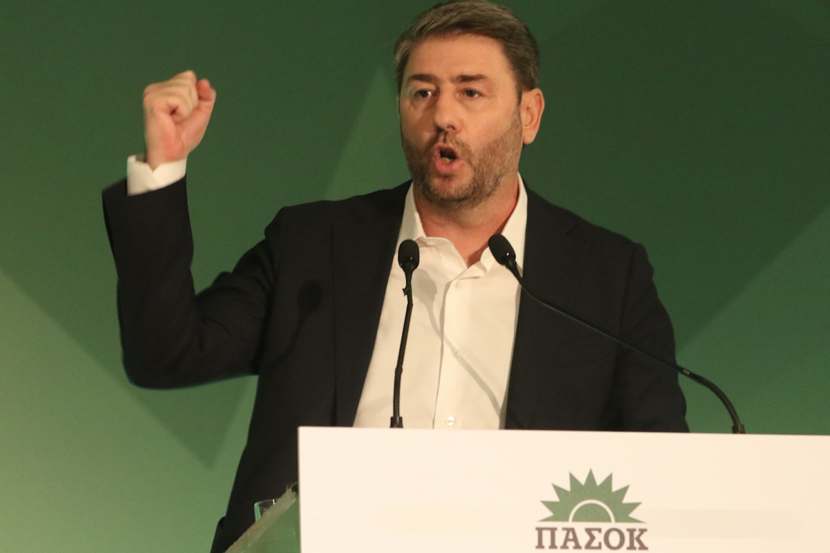 Συνεδριαση της Κεντρικης Επιτροπης του ΠΑΣΟΚ με ομιλιες των υποψηφιων Προεδρων στις εκλογες της 6ης Οκτωβριου--ΦΩΤΟ ΧΡΗΣΤΟΣ ΜΠΟΝΗΣ
