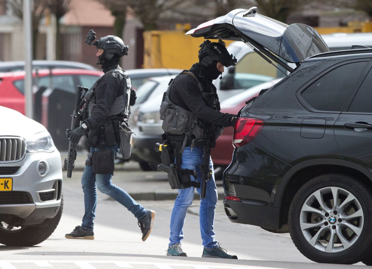 Ολλανδία: Ένας νεκρός από επίθεση με μαχαίρι – Ο δράστης φώναζε «Αλλάχου Άκμπαρ»