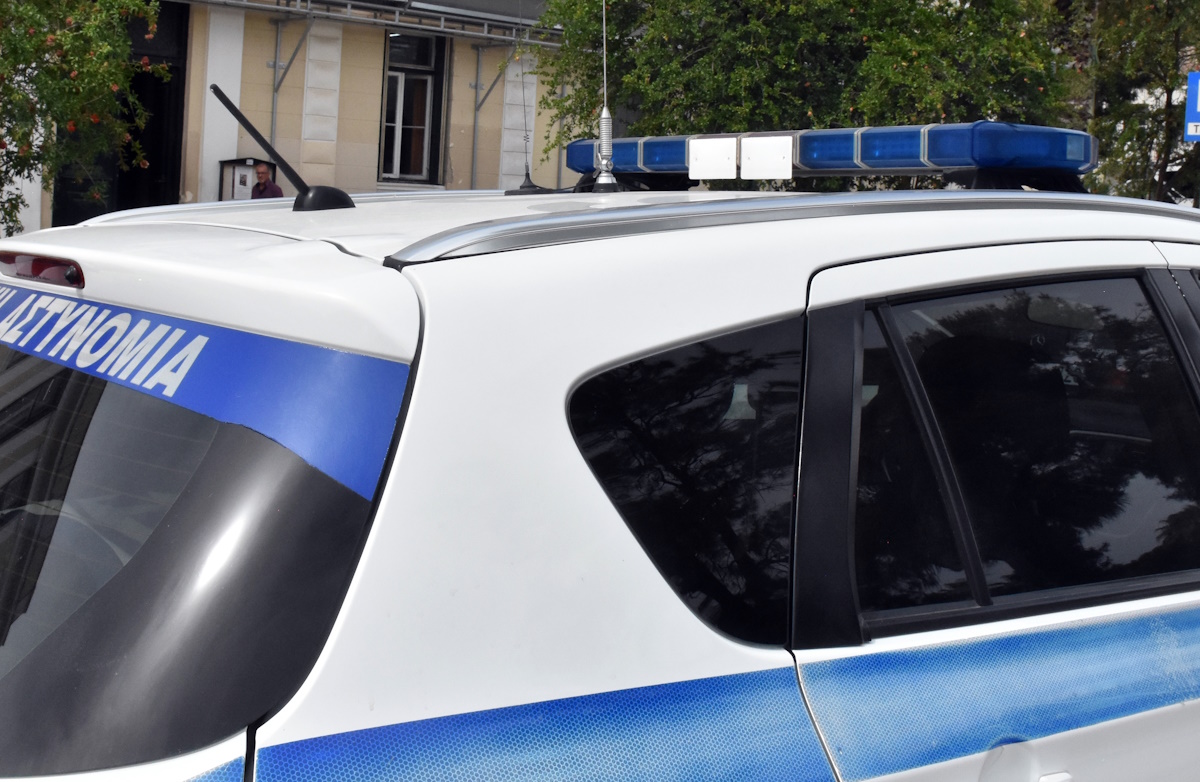 Στον ανακριτή Ναυπλίου οδηγήθηκαν  για να απολογηθούν οι δύο κατηγορούμενοι για τον ξυλοδαρμό  50χρονου τα ξημερώματα της Δευτέρας 10 Ιουνίου. Οι δυο άνδρες είναι αντιμέτωποι με την κατηγορία της απόπειρας ανθρωποκτονίας σε ήρεμη ψυχική κατάσταση.  Το θύμα βρέθηκε χτυπημένο, τα ξημερώματα της Δευτέρας 10 Ιουνίου, έξω από κατάστημα διασκέδασης στο Ναύπλιο και η κατάσταση της υγείας του παραμένει κρίσιμη. (Βασίλης Παπαδόπουλοs