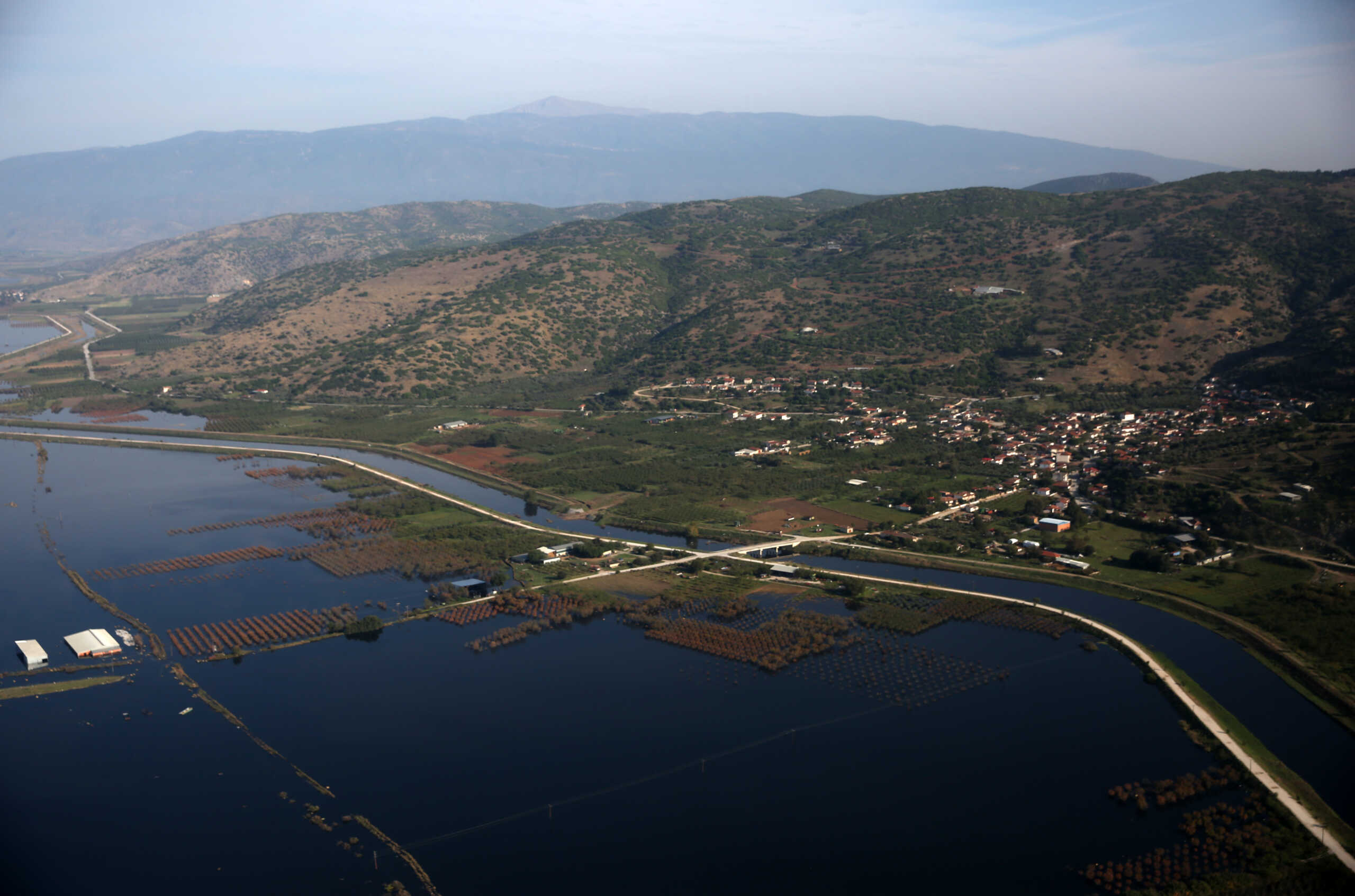 Επίσκεψη του Επιτρόπου Γεωργίας της ΕΕ Γιάνους Βοϊτσεχόφσκι σε περιοχές της Θεσσαλίας που επλήγησαν από τις πρόσφατες πλημμύρες Πέμπτη 5 Οκτωβρίου 2023.  
(POOL