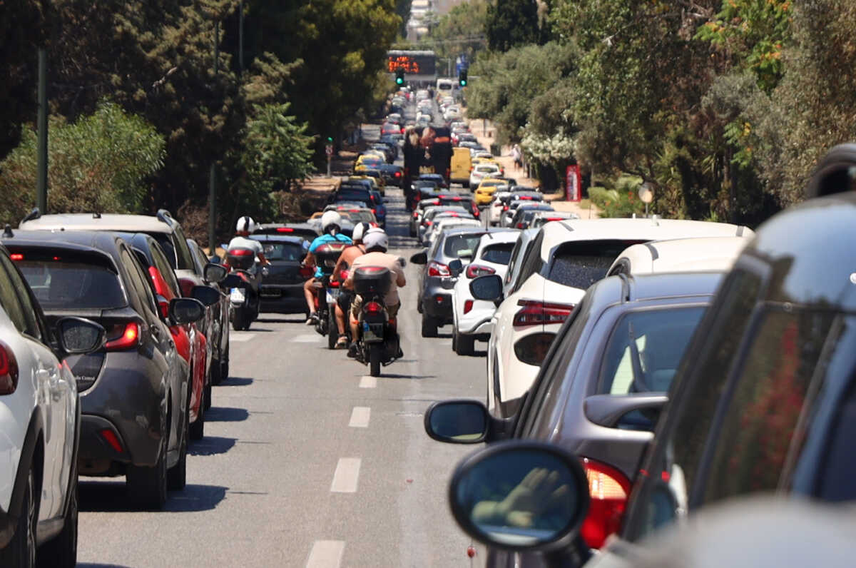 ΑΥΞΗΜΕΝΗ ΚΙΝΗΣΗ ΣΤΗ ΛΕΟΦΩΡΟ ΠΟΣΕΙΔΩΝΟΣ (ΓΙΑΝΝΗΣ ΠΑΝΑΓΟΠΟΥΛΟΣ