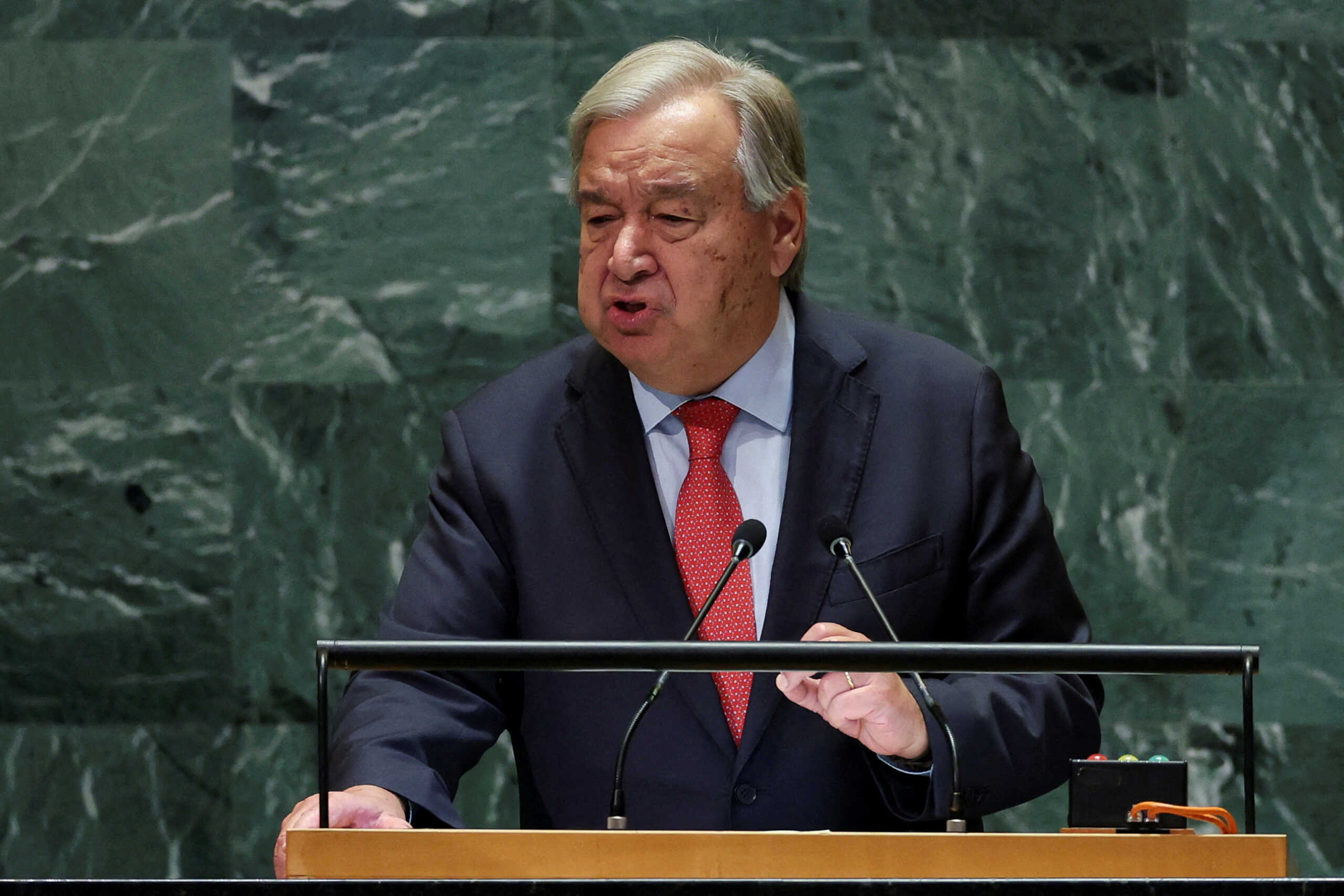 FILE PHOTO: United Nations Secretary-General Antonio Guterres addresses the 79th United Nations General Assembly at U.N. headquarters in New York, U.S., September 24, 2024.  REUTERS