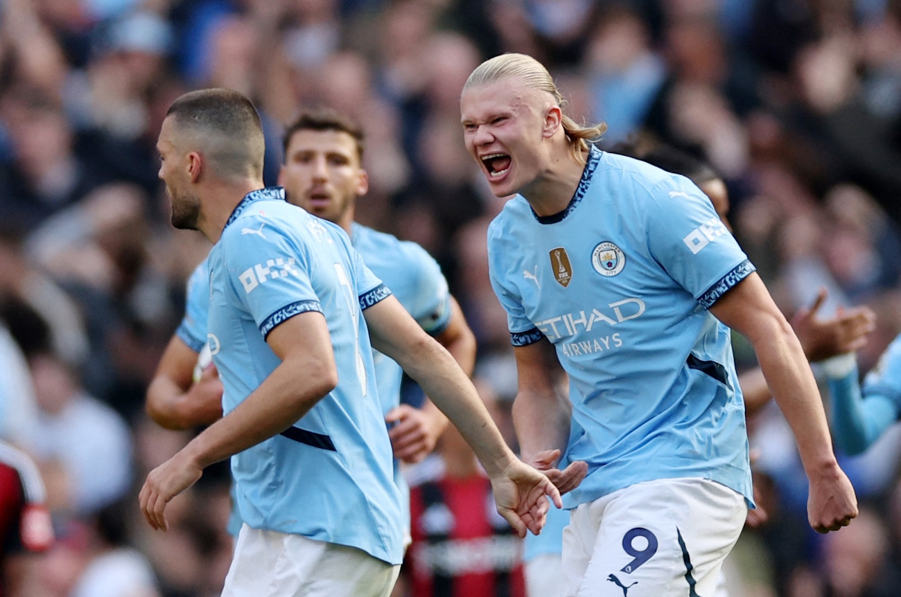 Soccer Football - Premier League - Manchester City v Fulham - Etihad Stadium, Manchester, Britain - October 5, 2024  Manchester City's Mateo Kovacic celebrates scoring their first goal with Manchester City's Erling Haaland Action Images via Reuters