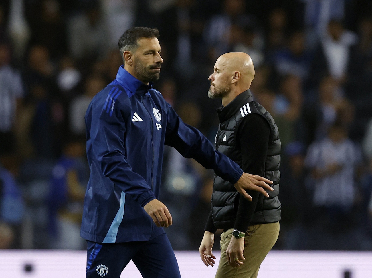 Soccer Football - Europa League - FC Porto v Manchester United - Estadio do Dragao, Porto, Portugal - October 3, 2024 Manchester United manager Erik ten Hag and assistant manager Ruud van Nistelrooy after the match Action Images via Reuters