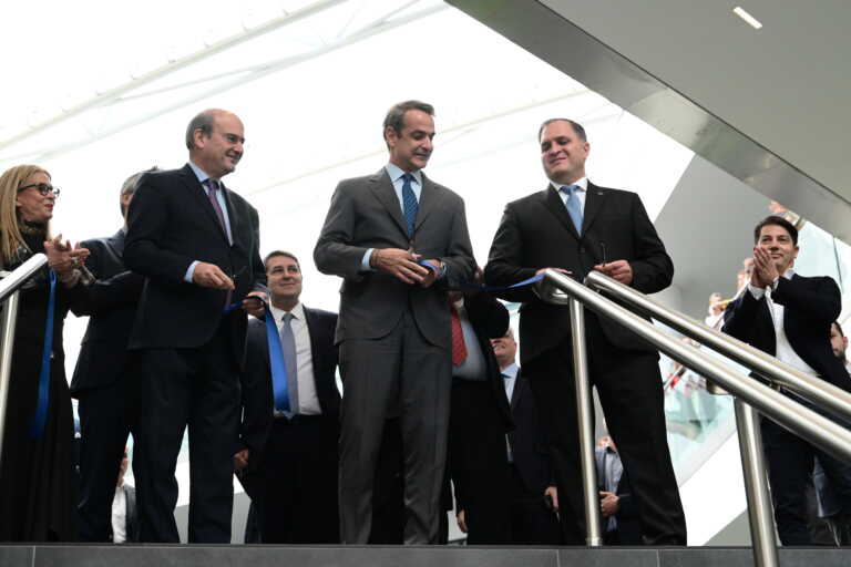 ΑΑΔΕ: Εγκαινιάστηκε το νέο κτίριο των κεντρικών υπηρεσιών ΑΑΔΕ: Εγκαινιάστηκε το νέο κτίριο των κεντρικών υπηρεσιών