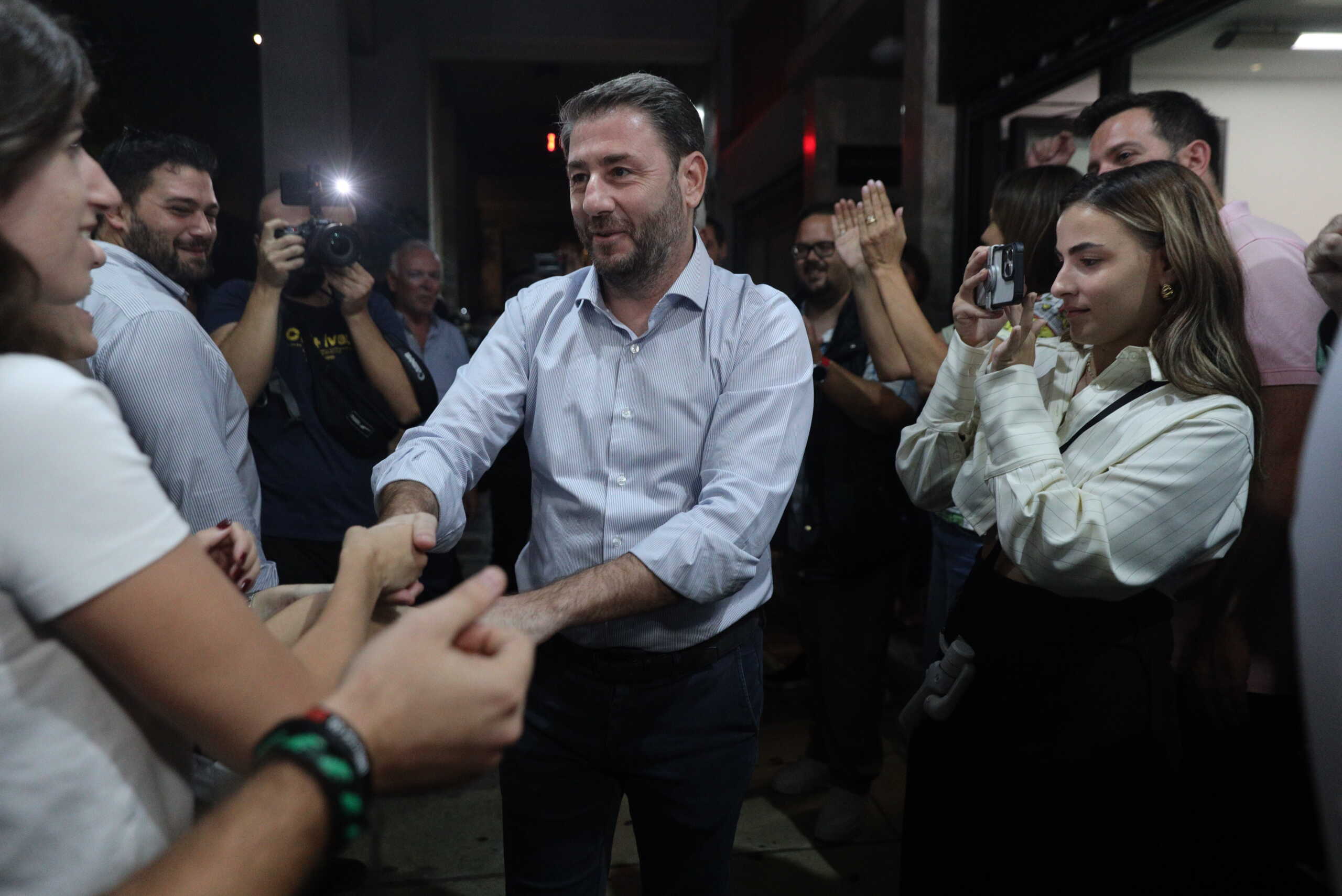 Εκλογές για την ανάδειξη νέου προέδρου του ΠΑΣΟΚ - Κινήματος Αλλαγής, Κυριακή 6 Οκτωβρίου 2024. Στιγμιότυπο από τα γραφεία του ΠΑΣΟΚ στην Χαρ.Τρικούπη 
(ΓΙΑΝΝΗΣ ΠΑΝΑΓΟΠΟΥΛΟΣ
