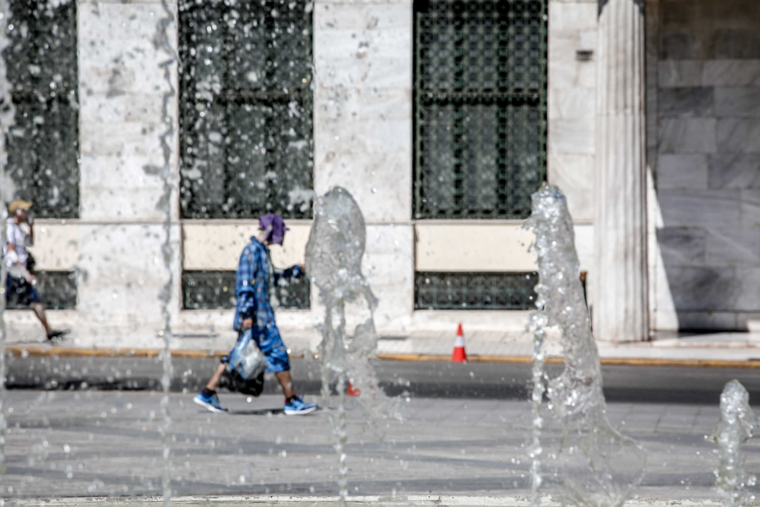 Υψηλές θερμοκρασίες στην Αθήνα. Πέμπτη 8 Αυγούστου 2024  (ΜΑΡΙΑΝΘΗ ΤΣΟΜΠΑΝΟΠΟΥΛΟΥ)