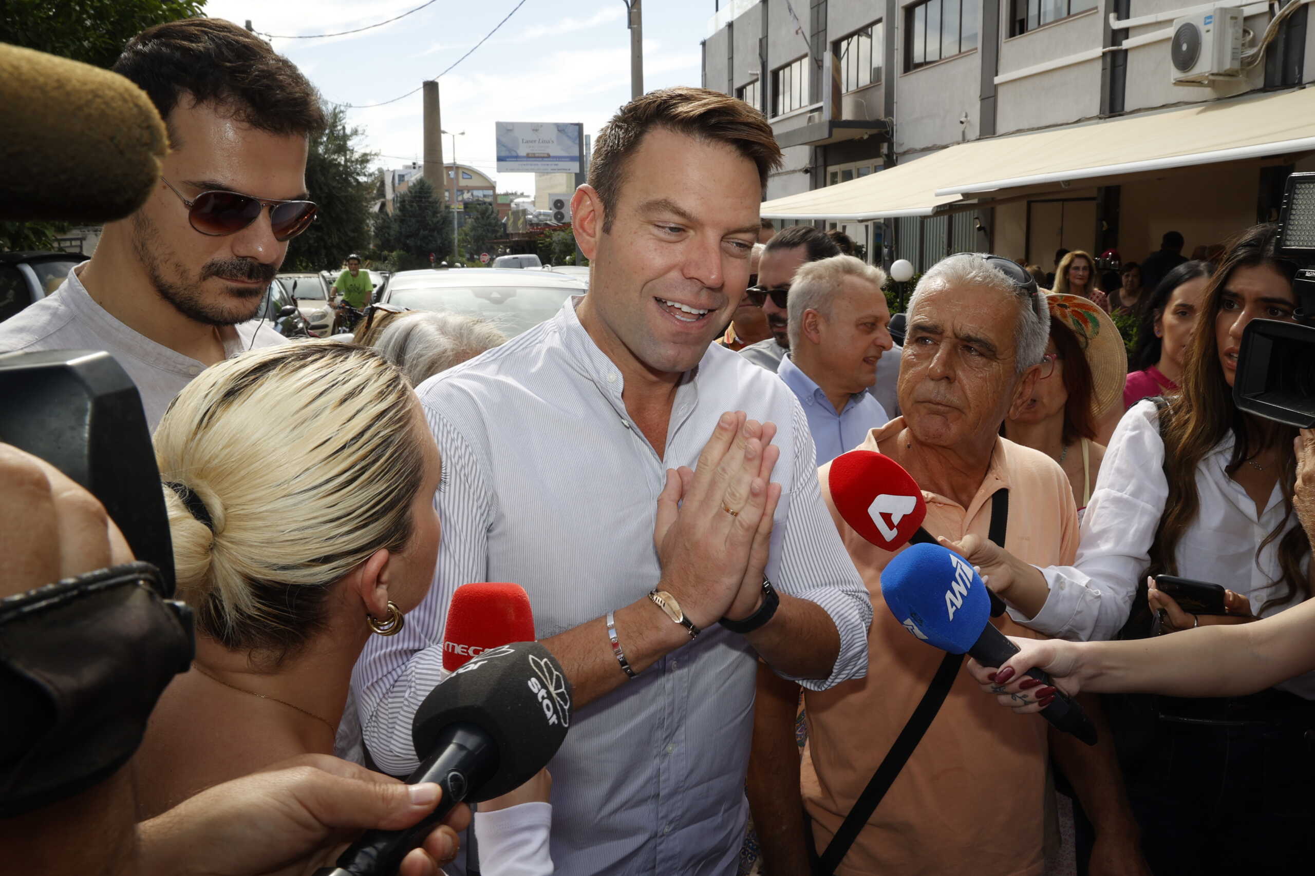 Επίσκεψη του υποψηφίου προέδρου του ΣΥΡΙΖΑ - Προοδευτική Συμμαχία, στο Νέο Ηράκλειο, Κυριακή 6 Οκτωβρίου 2024. 
(ΓΙΩΡΓΟΣ ΚΟΝΤΑΡΙΝΗΣ