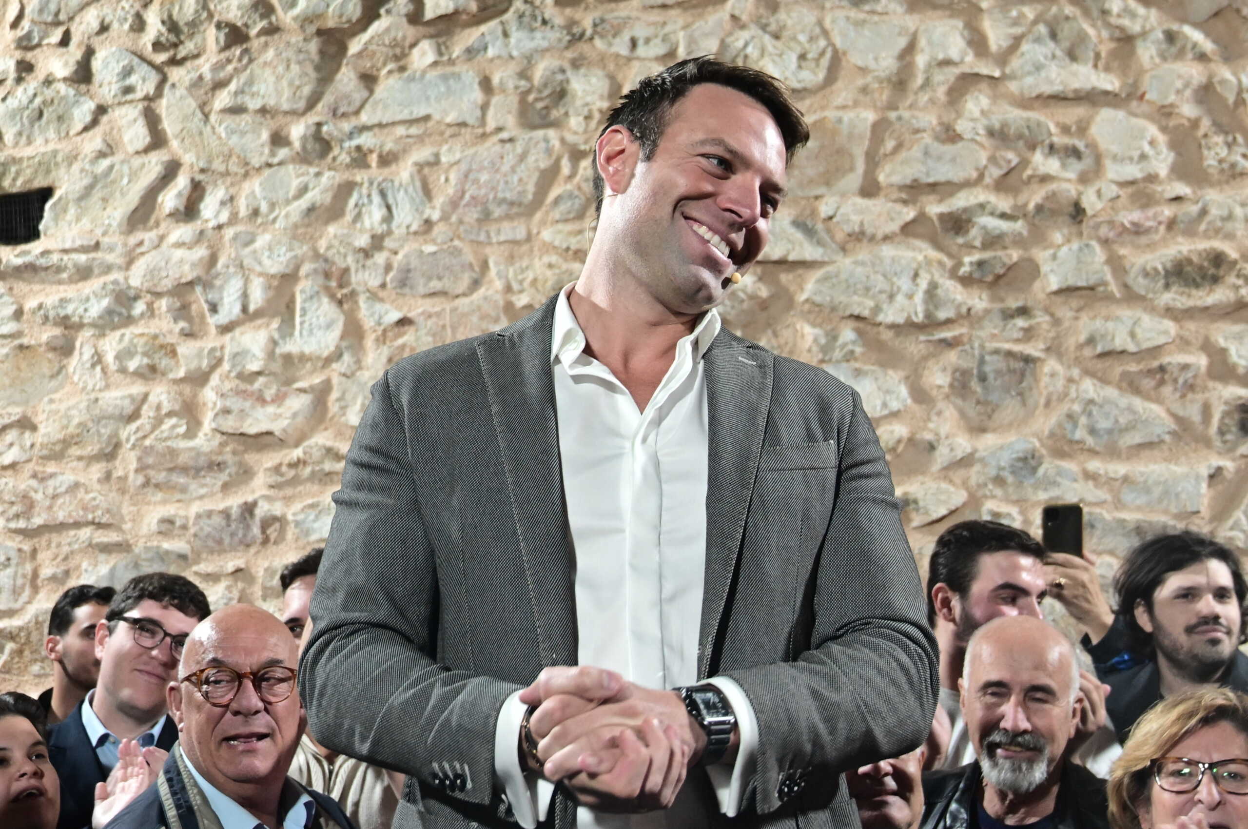 Συζήτηση του υποψηφίου προέδρου του ΣΥΡΙΖΑ-Προοδευτική Συμμαχία Στέφανου Κασσελάκη με εθελοντές και φίλους, Τετάρτη 23 Οκτωβρίου 2024. 
(ΚΩΣΤΑΣ ΤΖΟΥΜΑΣ