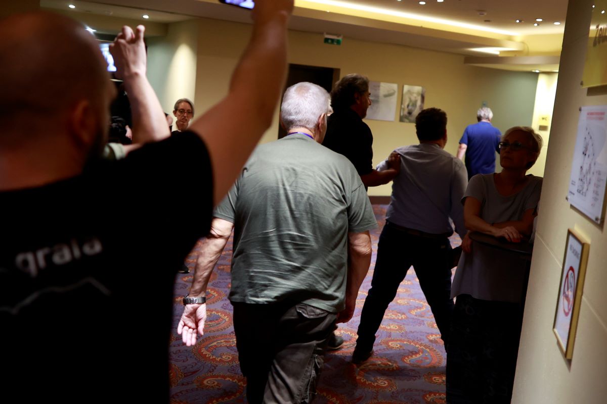 ΣΥΡΙΖΑ: Άγριο bullying από Kasselistas και τρολ σε δημοσιογράφους στην Κεντρική Επιτροπή