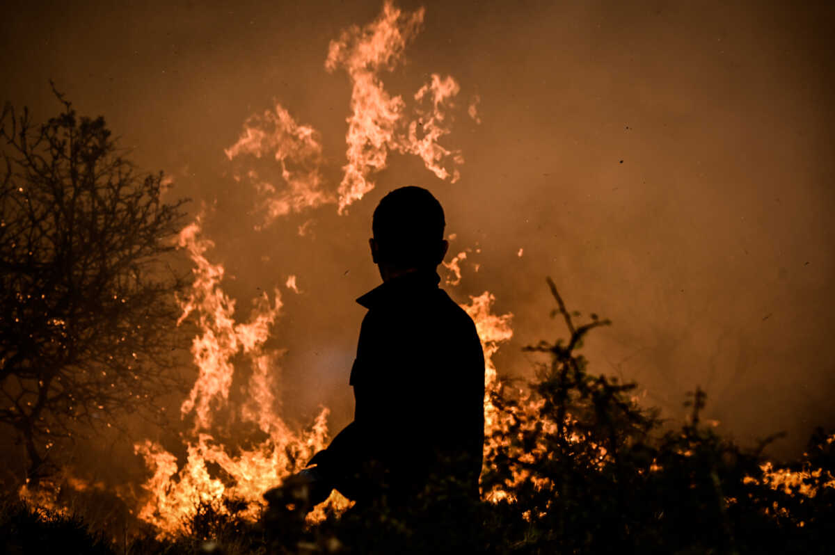 Πυρκαγιά στην περιοχή του Ξυλοκάστρου στην Κορινθία, εικόνες από το Ξυλόκαστρο, Τρίτη 1 Οκτωβρίου 2024. 
(ΜΙΧΑΛΗΣ ΚΑΡΑΓΙΑΝΝΗΣ
