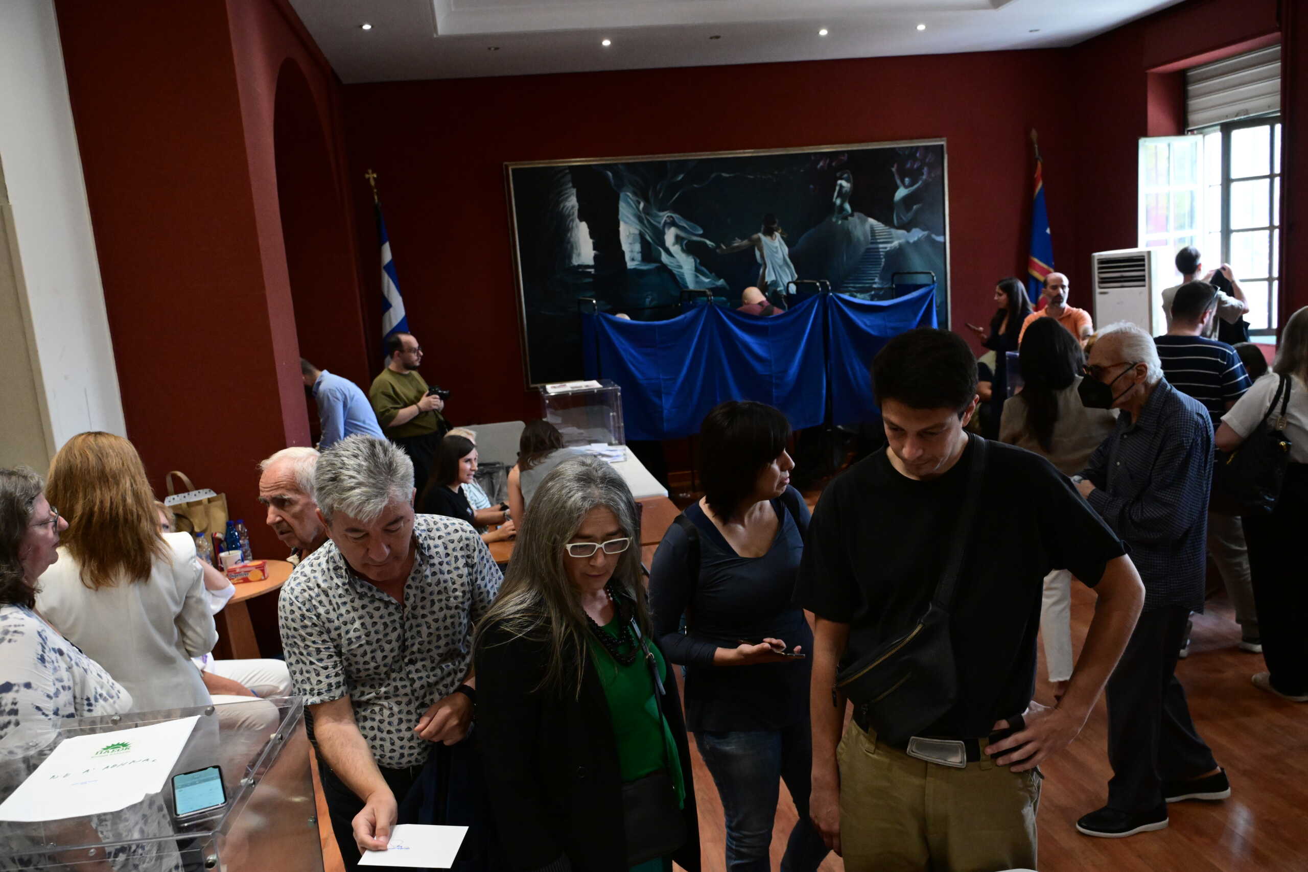 Εκλογές στο ΠΑΣΟΚ Live: Μάχη για 6 στις κάλπες – Αυξημένη κατά 30% η συμμετοχή σε σχέση με το 2021