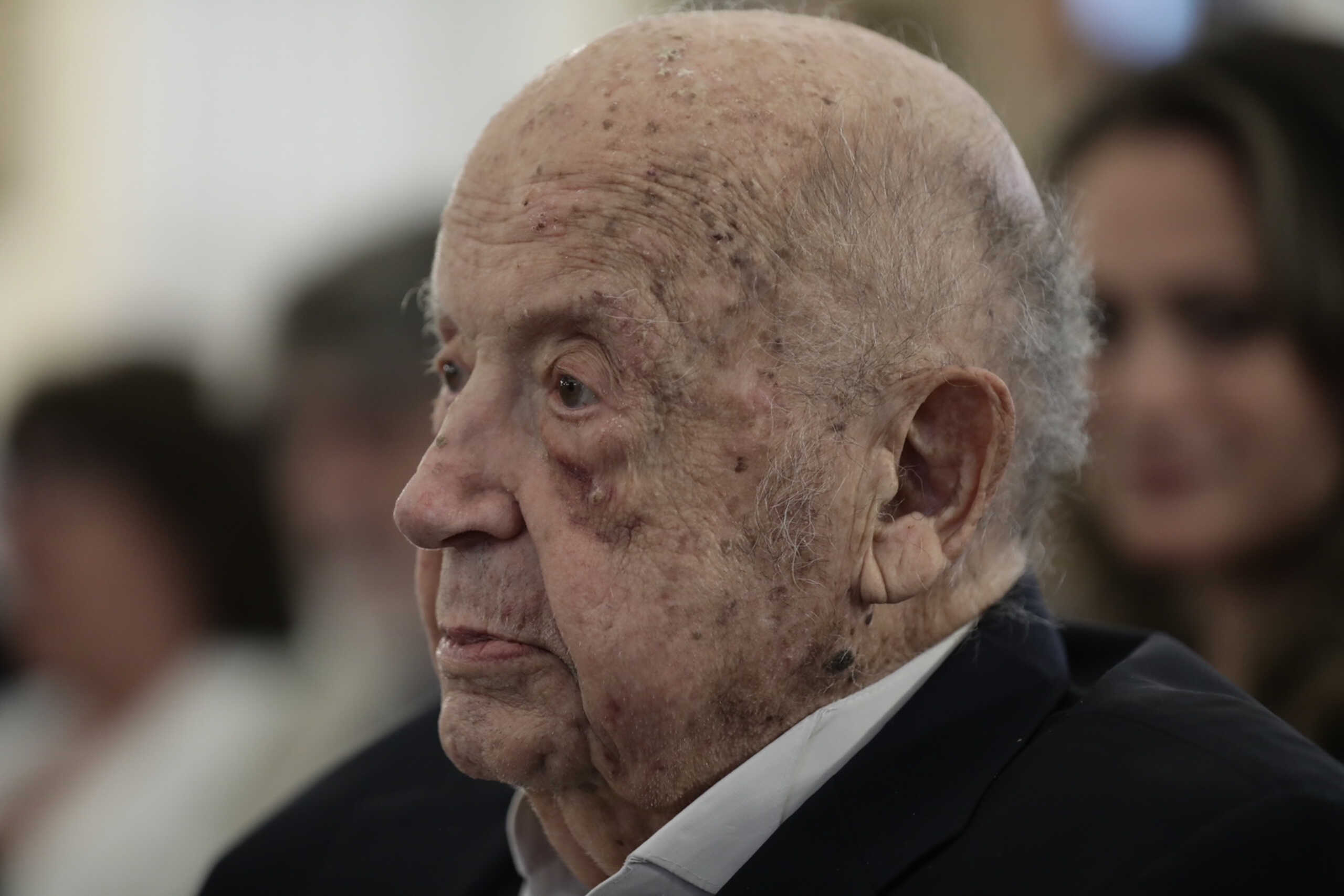 Απονομή από την Πρόεδρο της Δημοκρατίας Κατερίνα Σακελλαροπούλου του παρασήμου του Ανώτερου Ταξιάρχη του Τάγματος της Τιμής στον Γιάννη Μαρκόπουλο (μετά θάνατον), στον Λευτέρη Παπαδόπουλο και στον Μίμη Πλέσσα, σε ειδική τελετή στο Προεδρικό Μέγαρο, Παρασκευή 7 Ιουνίου 2024. 
(ΘΟΔΩΡΗΣ ΜΑΝΩΛΟΠΟΥΛΟΣ