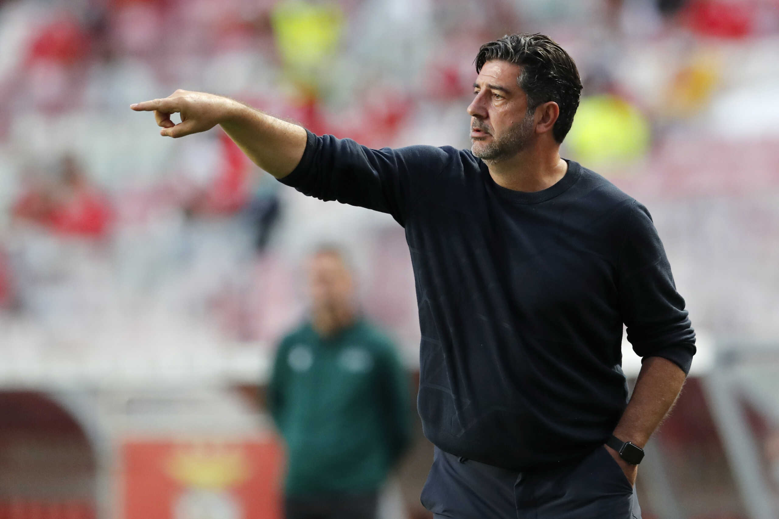 Spartak coach Rui Vitoria gestures during the Champions League third qualifying round, 2nd leg, soccer match between Benfica and Spartak Moskva at the Luz stadium in Lisbon, Tuesday, Aug. 10, 2021. (AP Photo