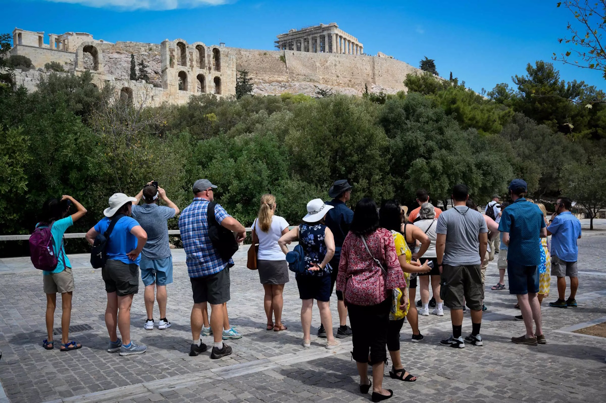 Μείωση των τουριστικών εισπράξεων και τον Αύγουστο