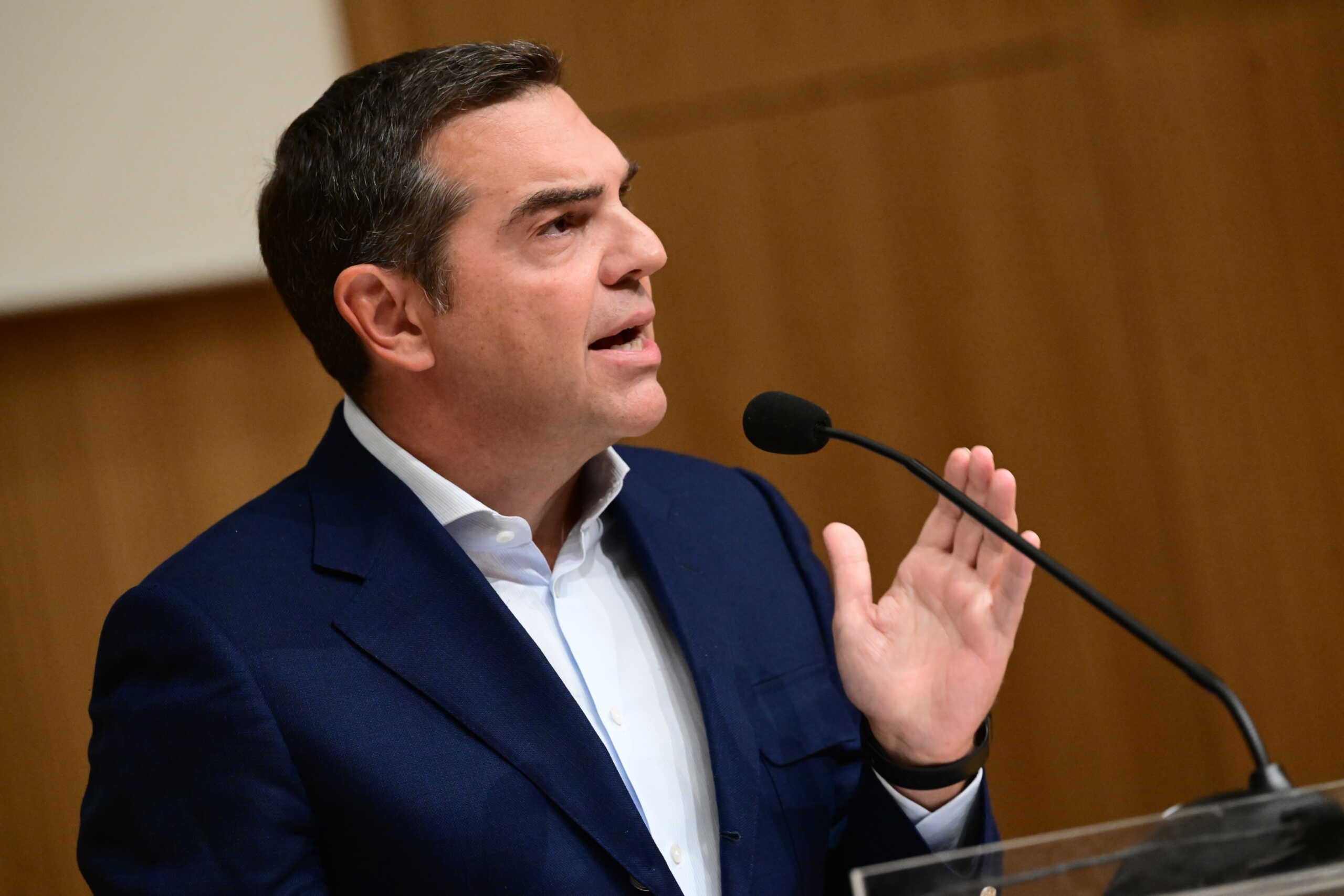 Τελετή απονομής του βραβείου Ειρήνης "Νίκος Νικηφορίδης", στο αμφιθέατρο "Μιλτιάδης Έβερτ" της Τεχνόπολης του Δήμου Αθηναίων, Τρίτη, 24 Σεπτεμβρίου 2024. Το βραβείο δόθηκε στον πρώην Πρωθυπουργό Αλέξη Τσίπρα με αφορμή την Συμφωνία των Πρεσπών. Επίσης δόθηκε και σε δύο εκπροσώπους  του δικοινοτικού κινήματος συνύπαρξης σε ενωμένη Κύπρο, στον  Γιώργο Λιασή,  πρόεδρο της Ένωσης Κυπρίων Προσφύγων Ελλάδος, και στην Neshe Yashin, Τουρκοκύπρια ποιήτρια, καθηγήτρια του Πανεπιστημίου Κύπρου. 
Η θέσπισή του βραβείου είναι πρωτοβουλία του ΠΑ.Δ.Ο.Π (Παρατηρητήριο Διεθνών Οργανισμών και Παγκοσμιοποίησης) και απονέμεται κάθε χρόνο από το 2018 στο πλαίσιο της διεθνοποίησης της μνήμης του αγωνιστή της ειρήνης Νίκου Νικηφορίδη, που στα 22 του χρόνια ηγήθηκε του Φιλειρηνικού Μετώπου Νέων (1950), το οποίο ανέλαβε την διακίνηση στην Ελλάδα της Έκκλησης της Στοκχόλμης για την κατάργηση όλων των πυρηνικών όπλων.  Δραστηριότητα που οδήγησε στη σύλληψη, καταδίκη σε θάνατο και εκτέλεση του Νίκου Νικηφορίδη, 5 Μαρτίου 1951, στην Θεσσαλονίκη. 
(ΤΑΤΙΑΝΑ ΜΠΟΛΑΡΗ