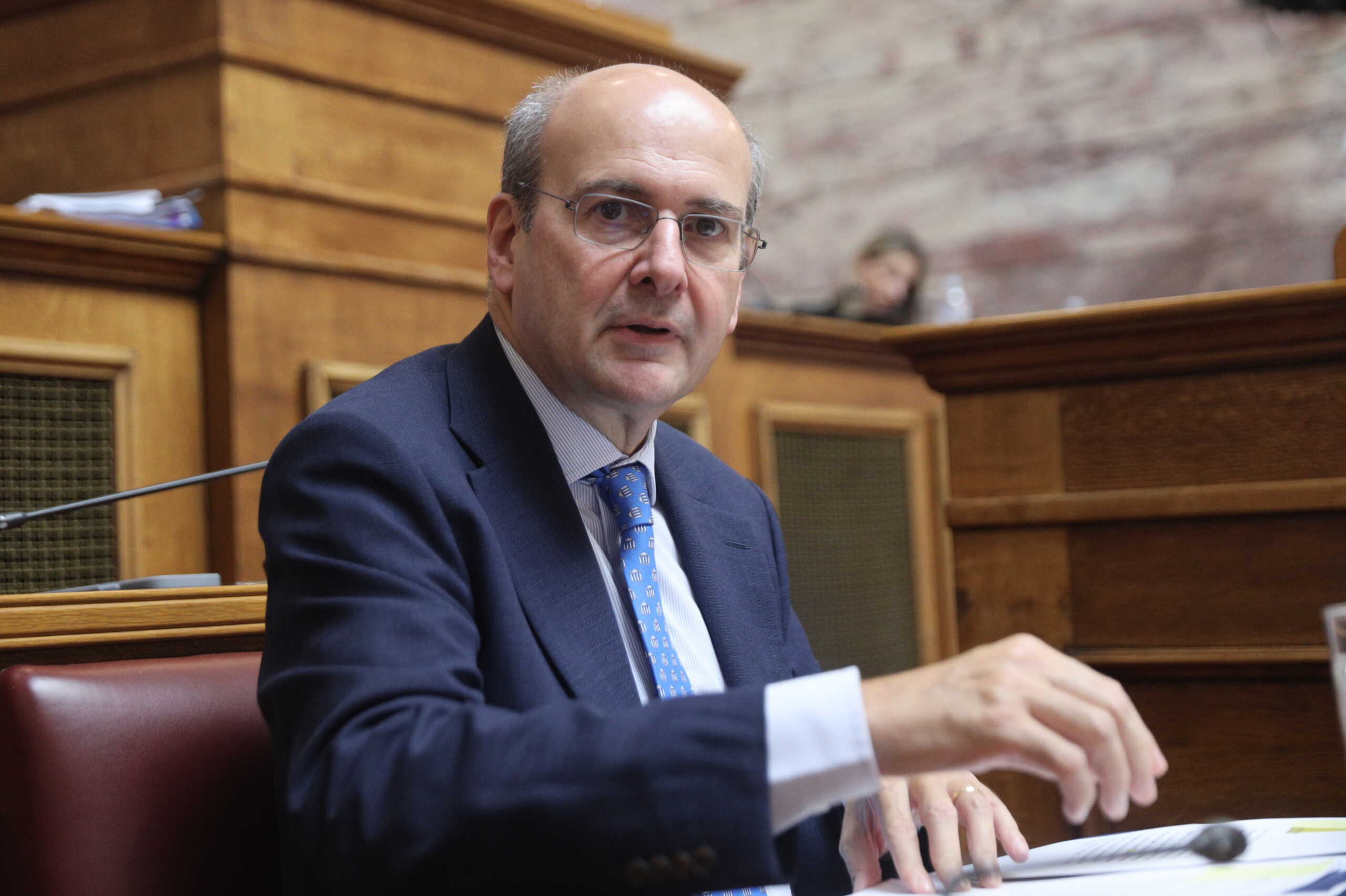 Ενημέρωση των μελών των Επιτροπών από τον υπουργό Εθνικής Οικονομίας και Οικονομικών, Κωστή Χατζηδάκη, σχετικά με το Μεσοπρόθεσμο Δημοσιονομικό - Διαρθρωτικό Σχέδιο, ενόψει της κατάθεσής του στην Ευρωπαϊκή Επιτροπή, Παρασκευή 4 Οκτωβρίου 2024. Στην συνεδρίαση συμμετείχαν με εισηγήσεις τους, η Πρόεδρος του Ελληνικού Δημοσιονομικού Συμβουλίου, ο Συντονιστής του Γραφείου Προϋπολογισμού του Κράτους στη Βουλή και εκπρόσωπος της Τράπεζας της Ελλάδος. 
(ΓΙΑΝΝΗΣ ΠΑΝΑΓΟΠΟΥΛΟΣ
