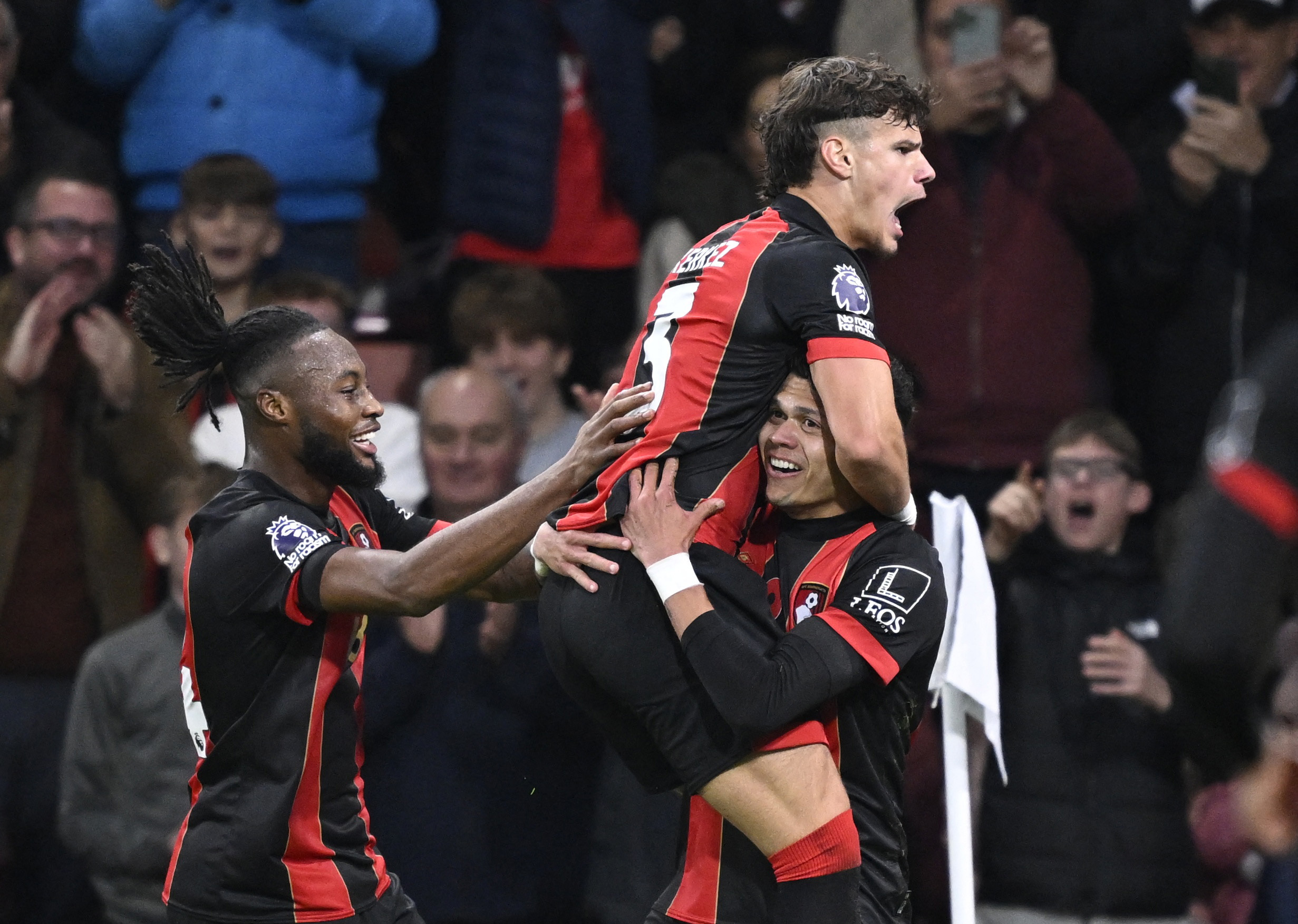 Soccer Football - Premier League - AFC Bournemouth v Manchester City - Vitality Stadium, Bournemouth, Britain - November 2, 2024 AFC Bournemouth's Evanilson celebrates scoring their second goal with Milos Kerkez and Antoine Semenyo REUTERS