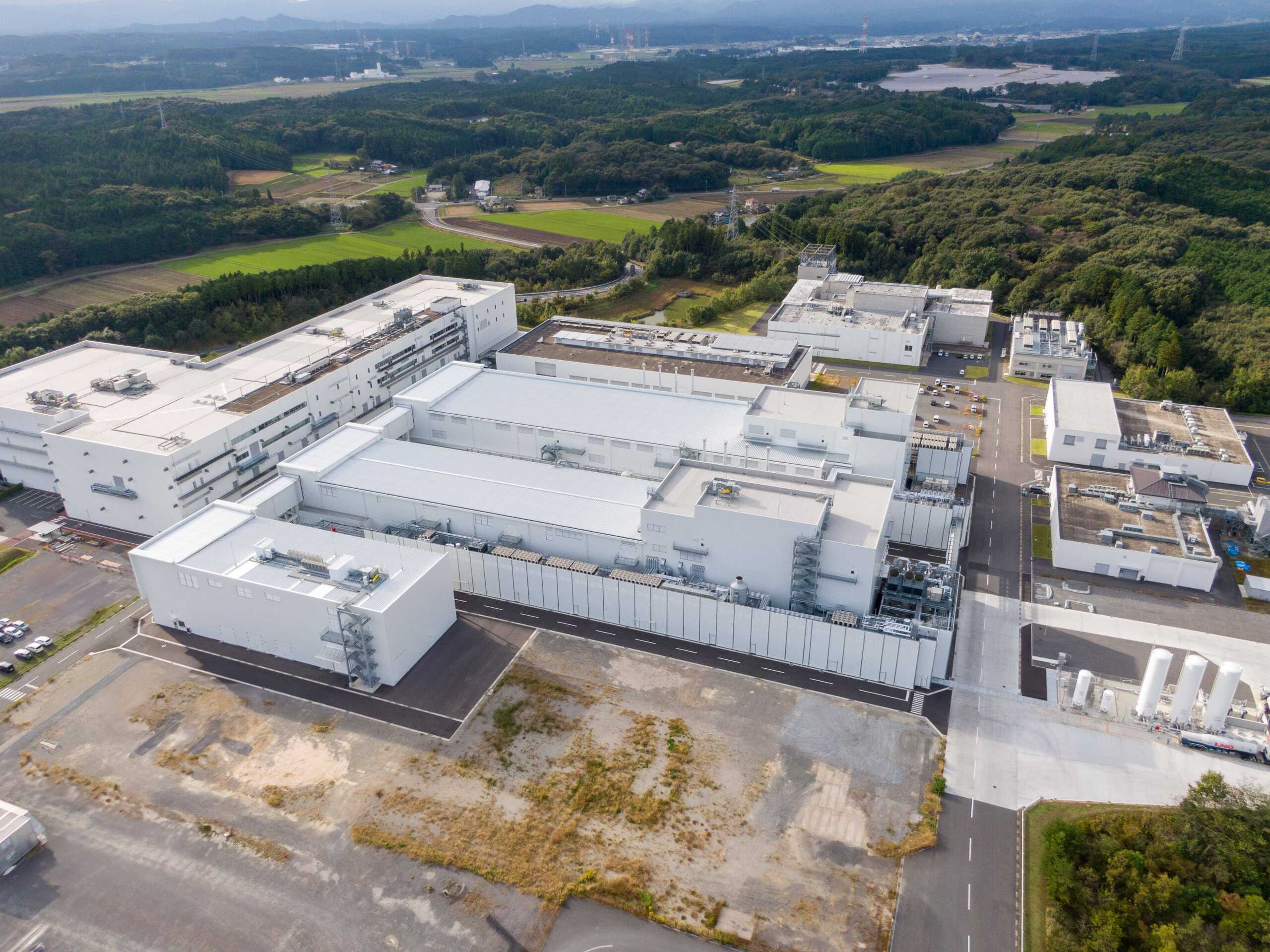 Overhead view of Honda demonstration production line for all-solid-state batteries