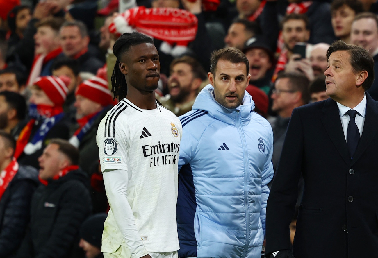 Soccer Football - Champions League - Liverpool v Real Madrid - Anfield, Liverpool, Britain - November 27, 2024 Real Madrid's Eduardo Camavinga walks off the pitch after sustaining an injury REUTERS