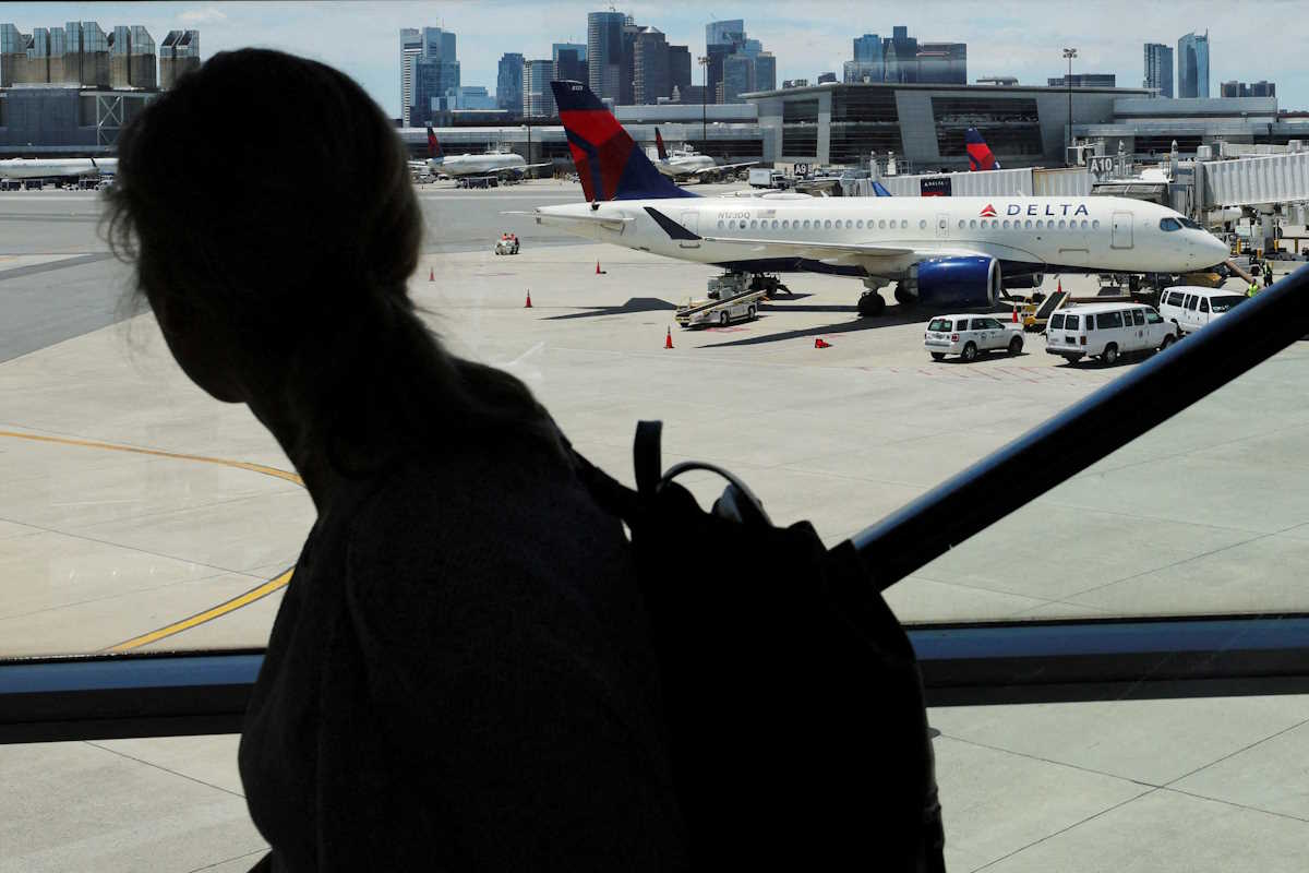 ΗΠΑ: Λαθρεπιβάτης ταξίδεψε με Delta Airlines από τη Νέα Υόρκη στο Παρίσι – Πώς τα κατάφερε