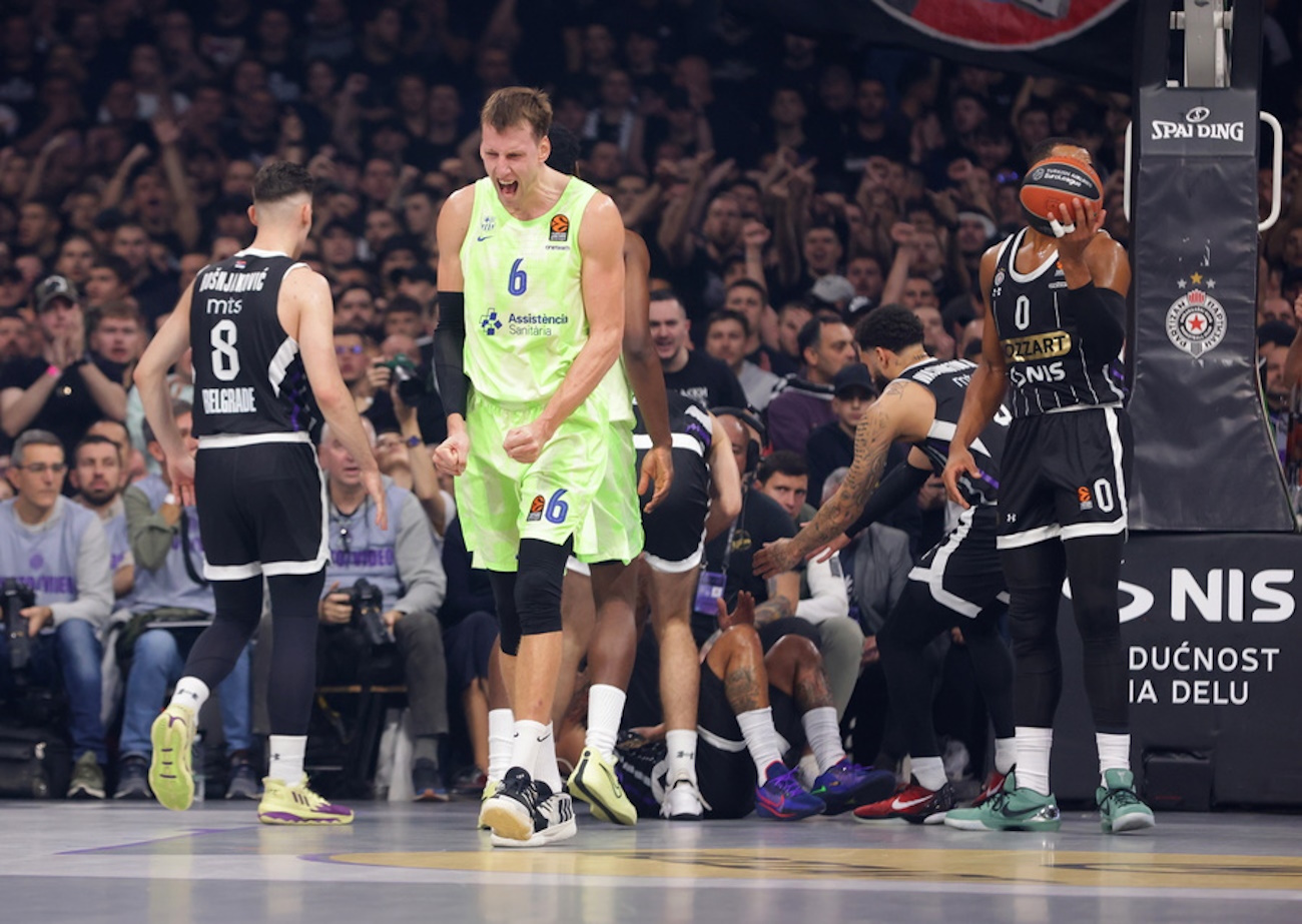epa11719066 Barcelona's Jan Vesely gestures during the Euroleague basketball match between Partizan Belgrade and FC Barcelona in Belgrade, Serbia, 13 November 2024.  EPA