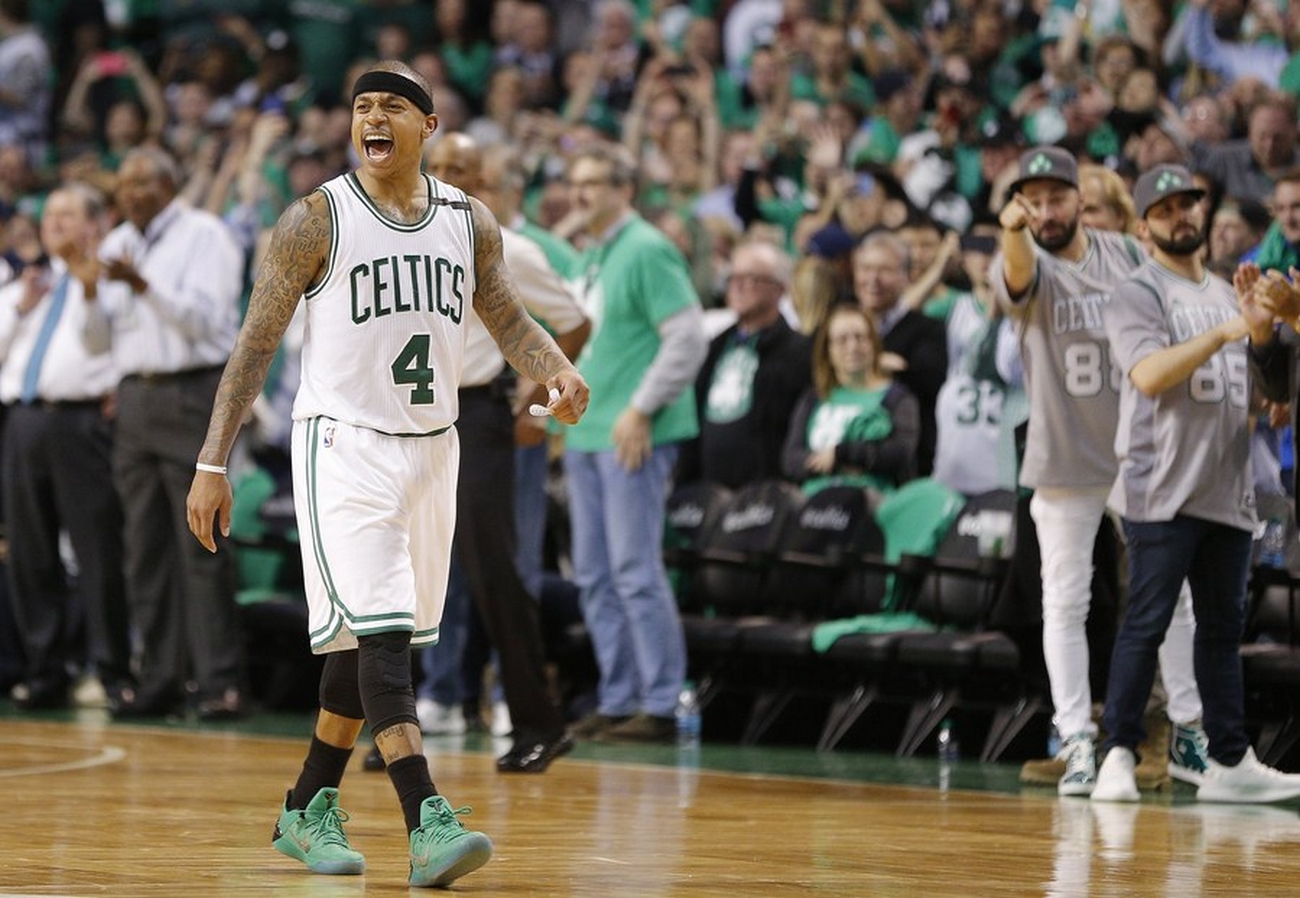 epa05966996 Boston Celtics Isaiah Thomas reacts in the fourth quarter as the Celtics went on to defeat the Washington Wizards in their NBA Eastern Conference Semifinal game seven at the TD Garden in Boston, Massachusetts, USA, 15 May 2017. The Celtics will face the Cleveland Cavaliers in the Eastern Conference Finals.  EPA