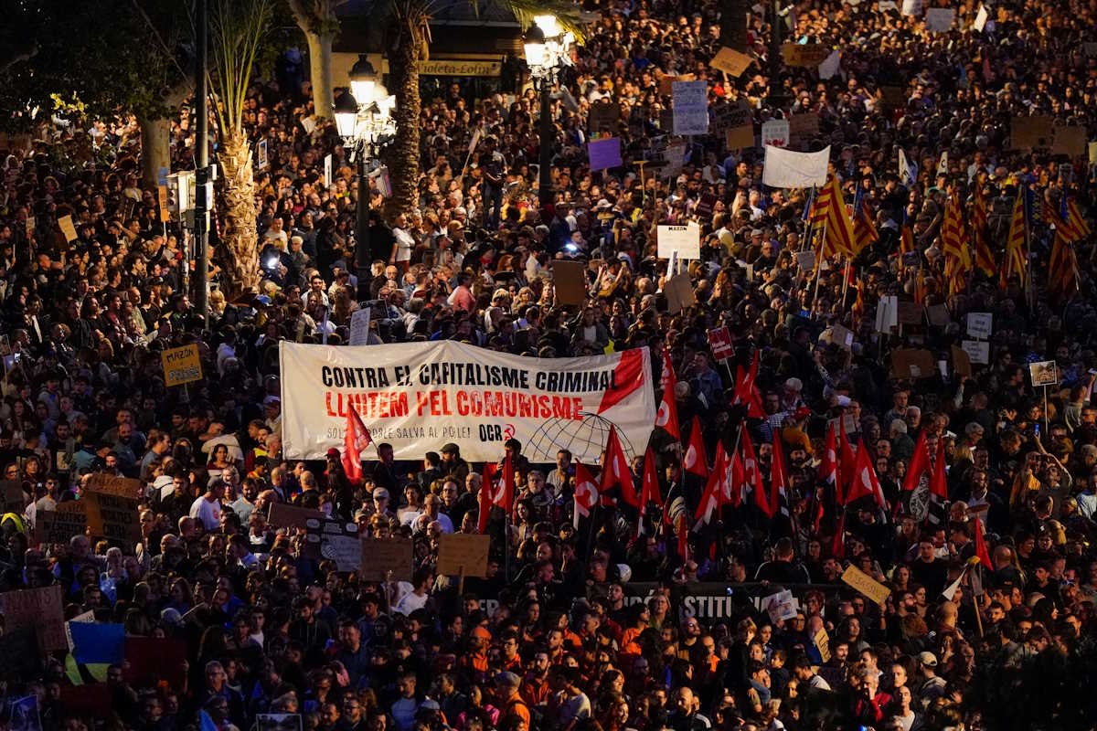 Civil groups and unions protest against the management of the emergency response to the deadly floods in eastern Spain, in Valencia, Spain, November 9, 2024. REUTERS