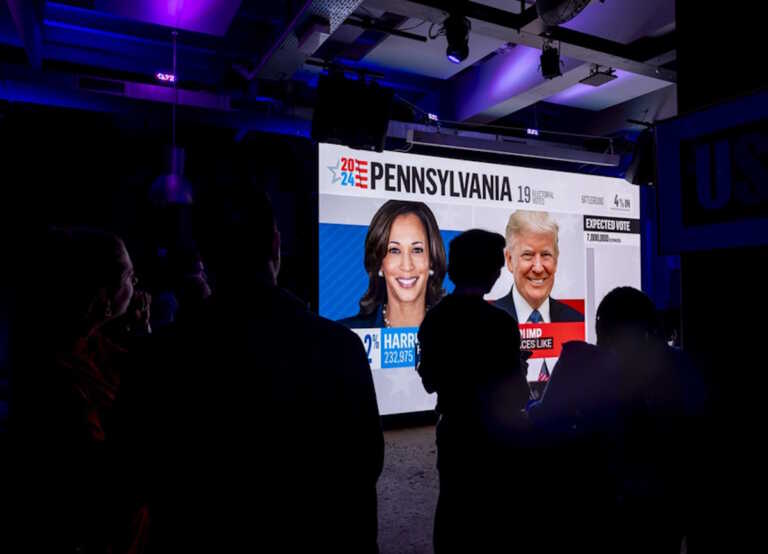 Μοιρασμένες σε Κάμαλα Χάρις και Ντόναλντ Τραμπ οι swing states των ΗΠΑ